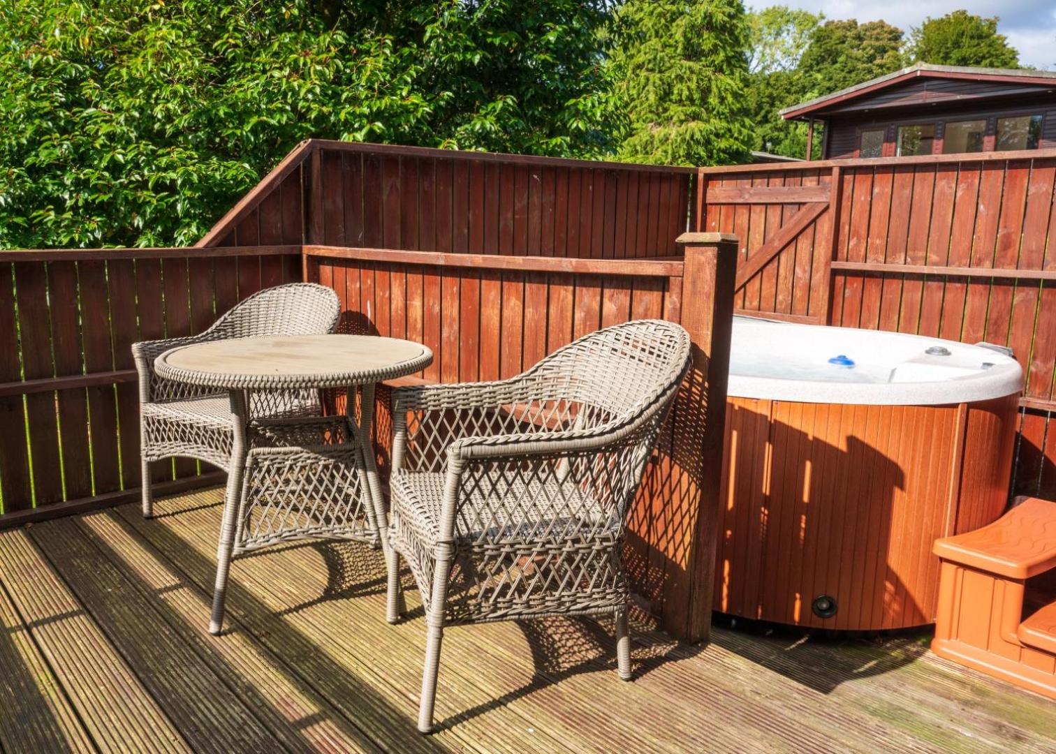 Bluebell Lodge 4 with Hot Tub