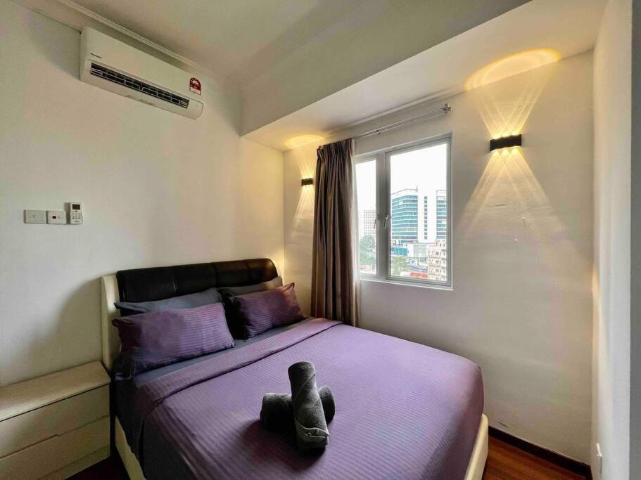 Studio Suite at Casa Mutiara 5 mins walk to LRT, Jalan Alor and Bukit Bintang