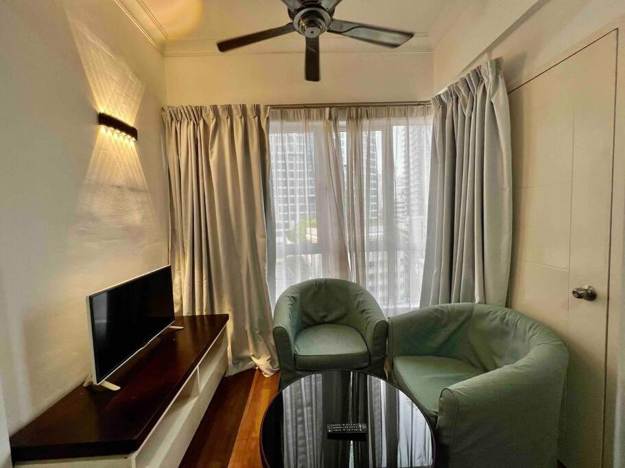 Studio Suite at Casa Mutiara 5 mins walk to LRT, Jalan Alor and Bukit Bintang