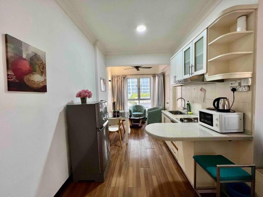 Studio Suite at Casa Mutiara 5 mins walk to LRT, Jalan Alor and Bukit Bintang
