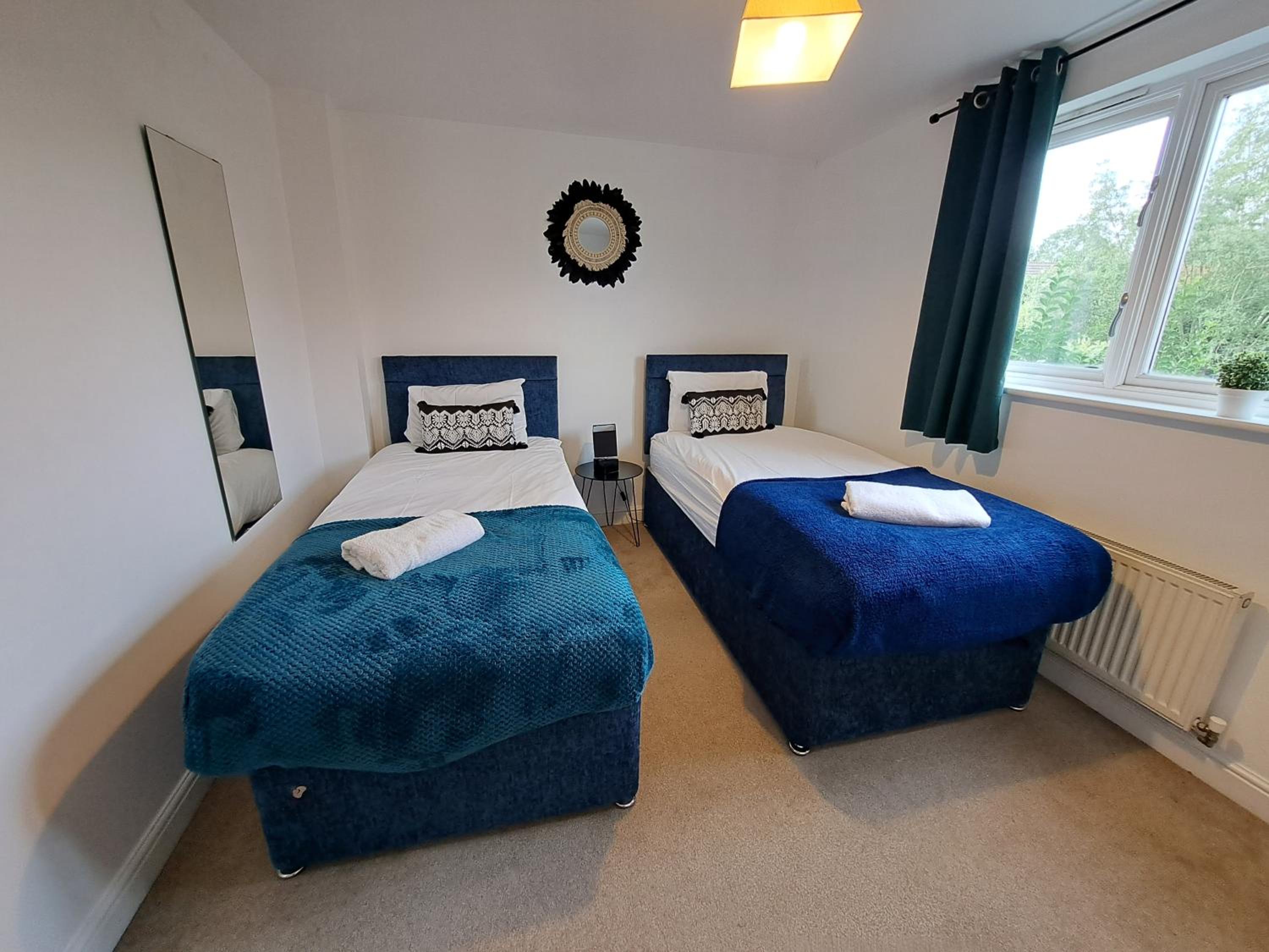 Spacious 5BR House 3 Bathrooms ideal for CONTRACTORS free PARKING view 5