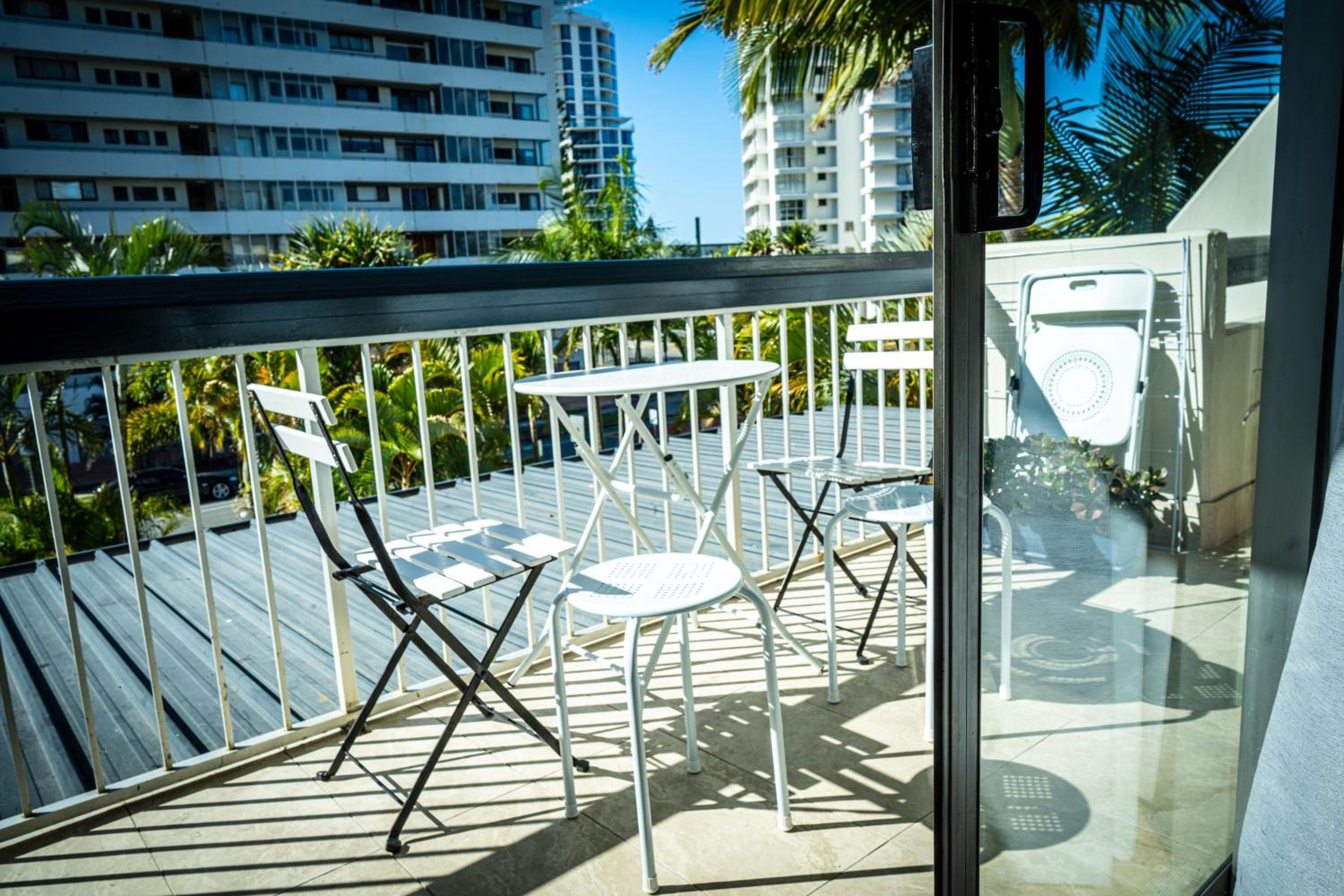 Entire beachside 2 bedroom unit