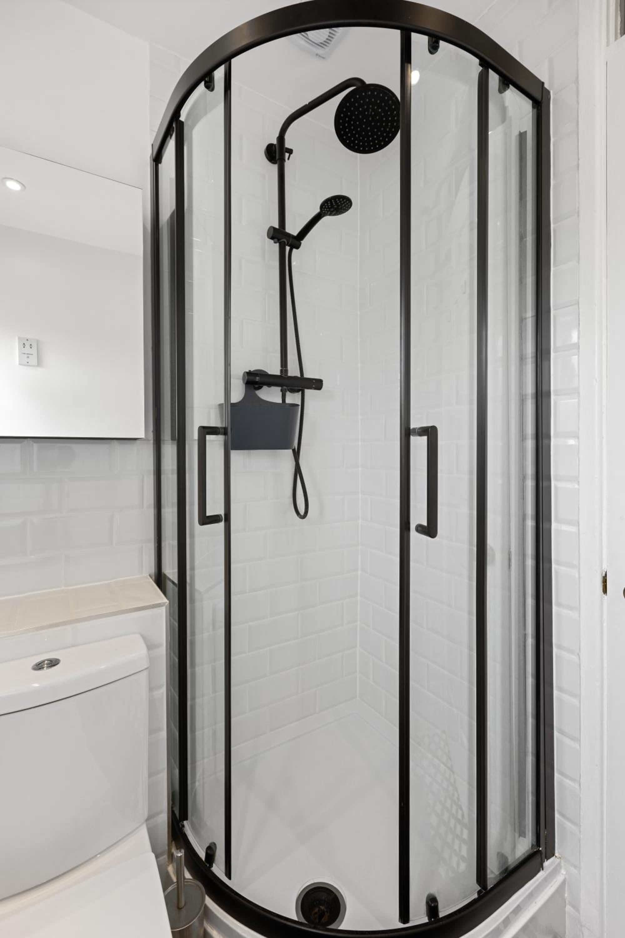 Tranquil 1 Bed Flat in East London
