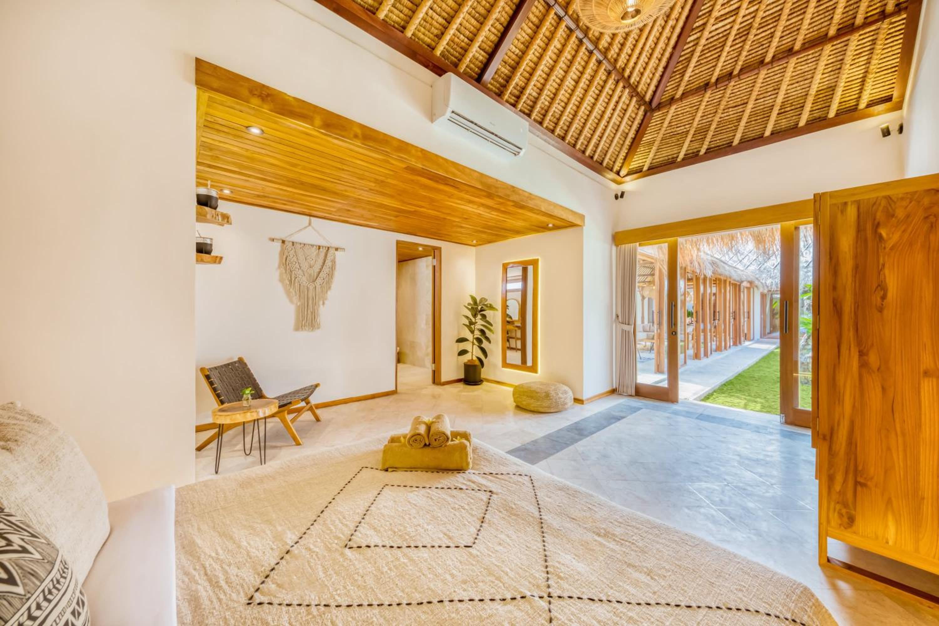 Villa Tango - New Luxurious 7BDR Prime Location view 2