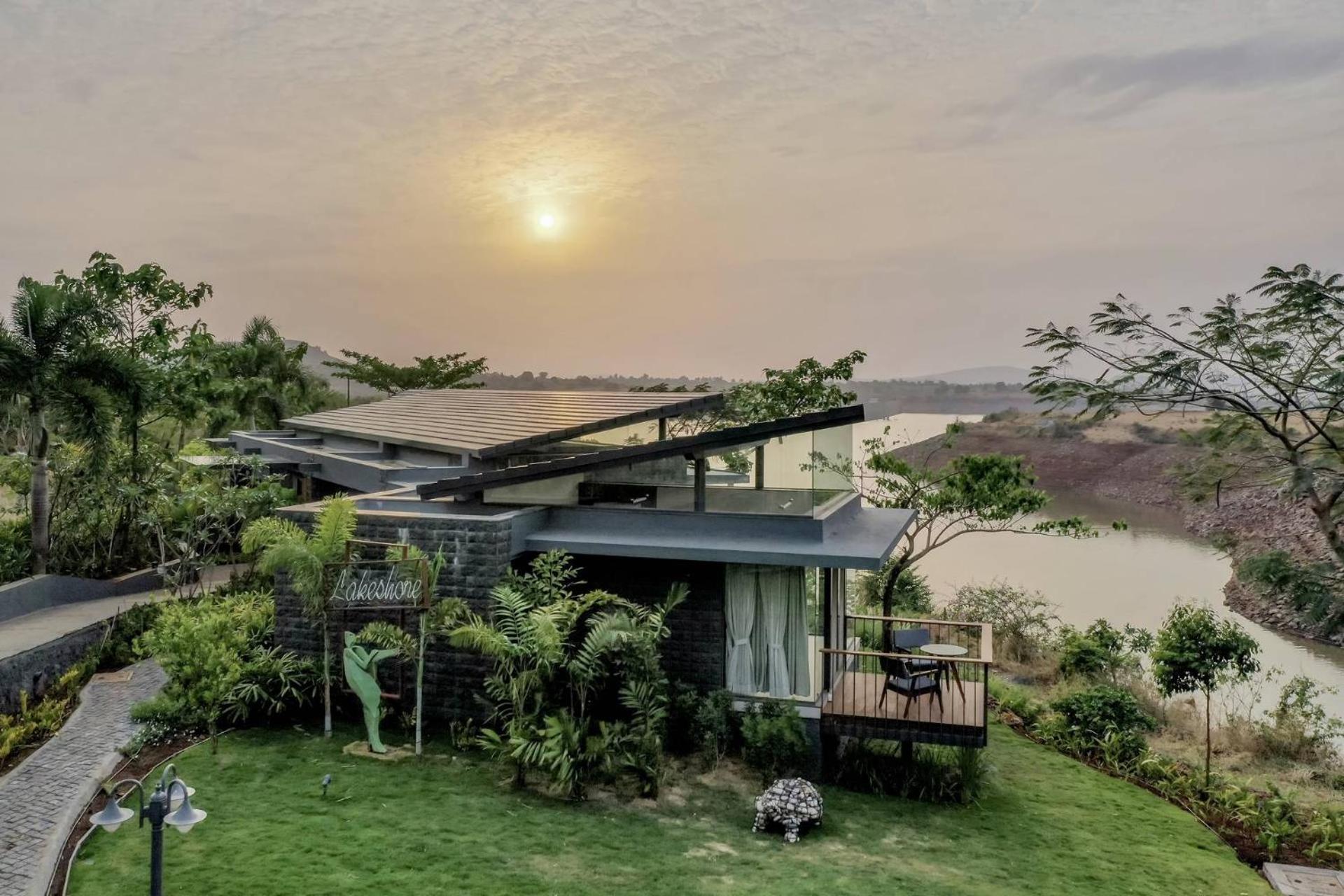 Redhomex Lake Gazing Villa view 4