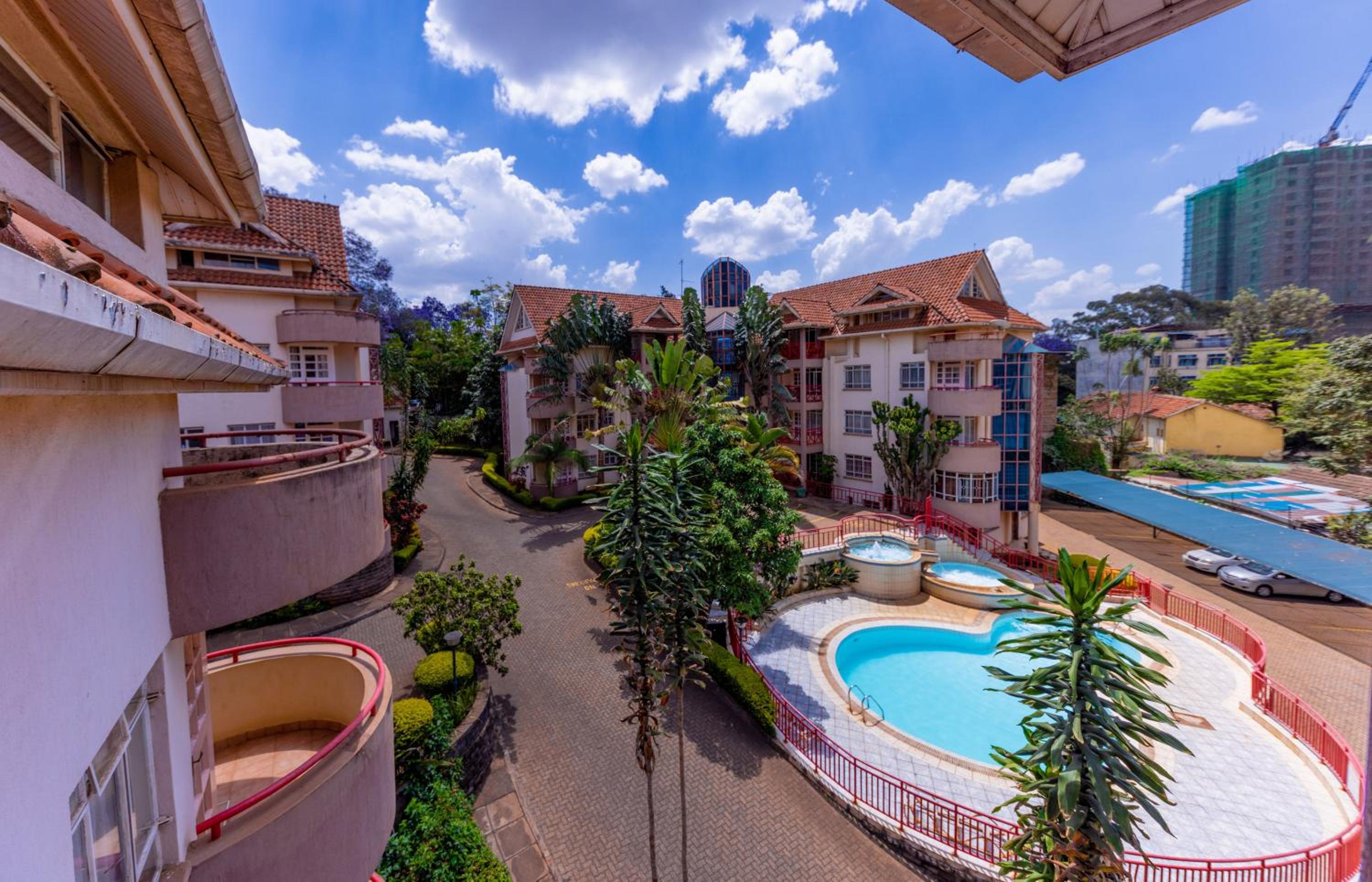 Cosy and accessible 1BR penthouse with terrace view 2