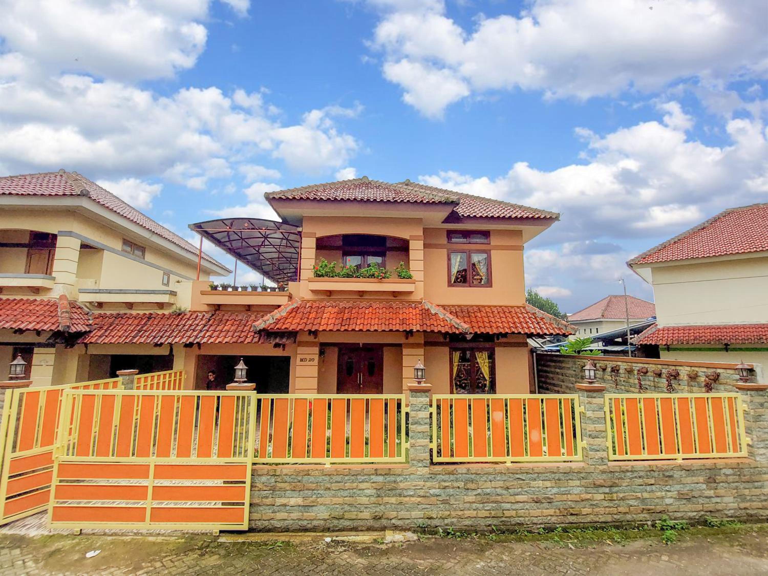 Villa Samsu by Puncak Holiday view 2