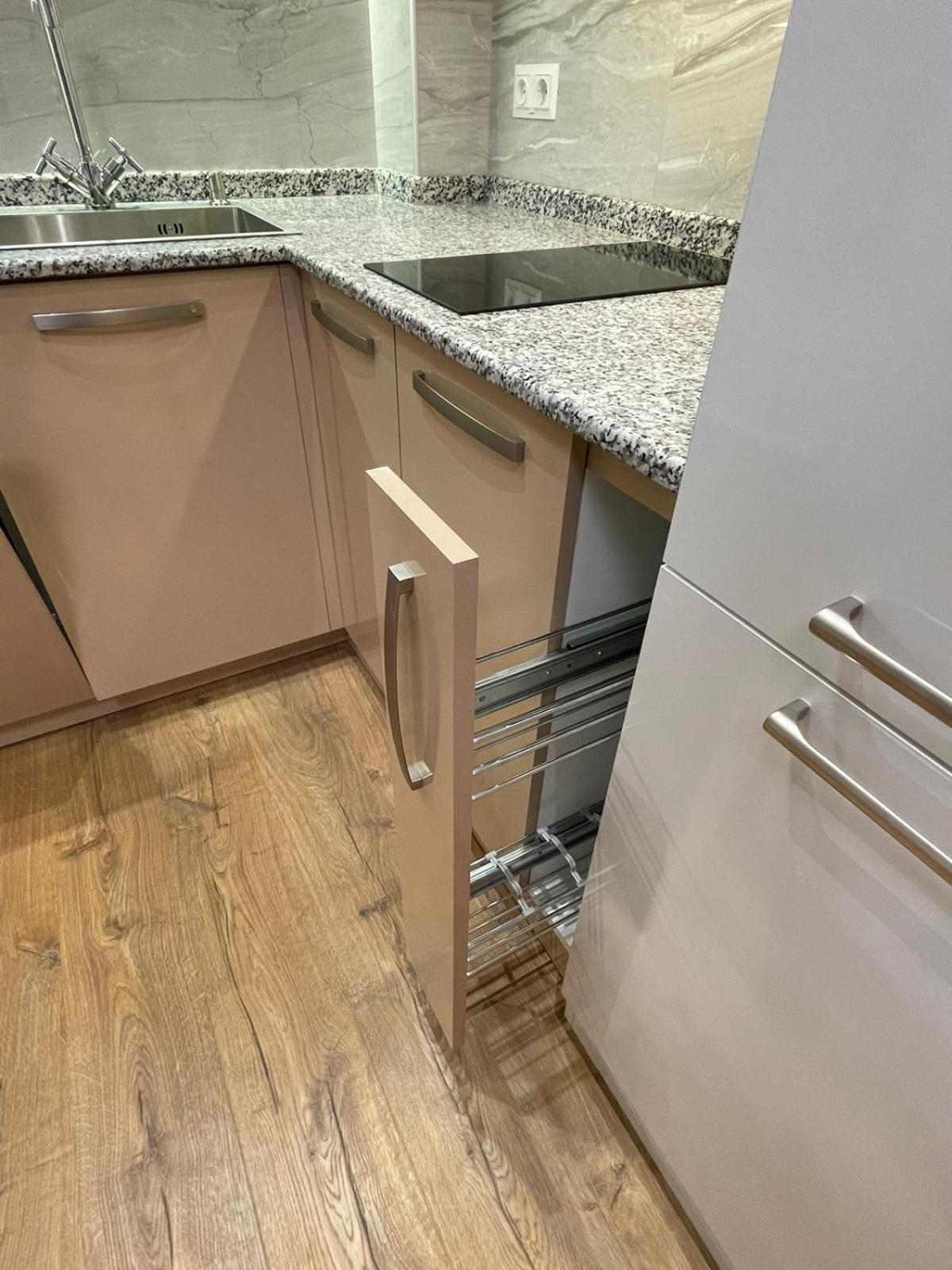 140m from the Opera House - Modern Apartment (2 bathrooms)