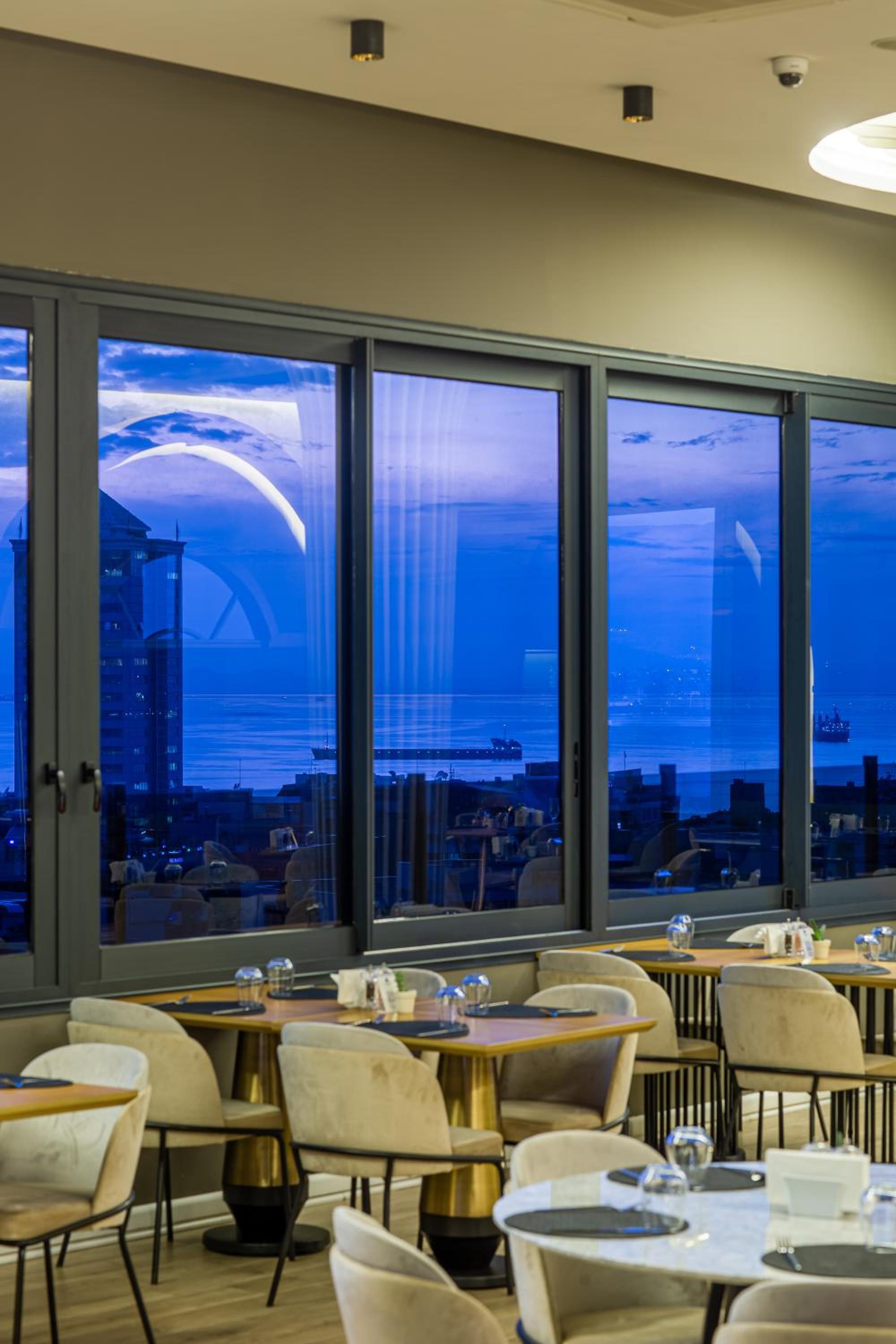DoubleTree by Hilton Izmir - Alsancak - Image 136