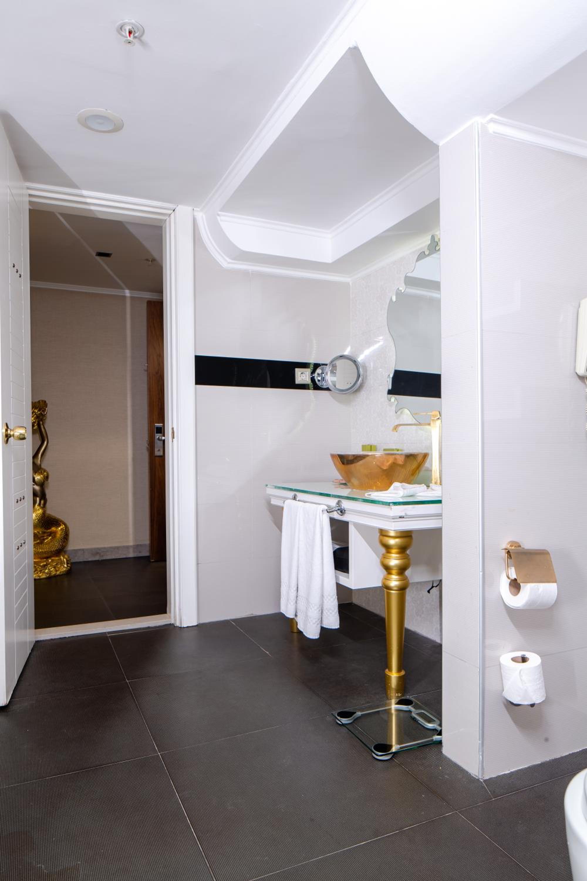 DoubleTree by Hilton Izmir - Alsancak - Image 111