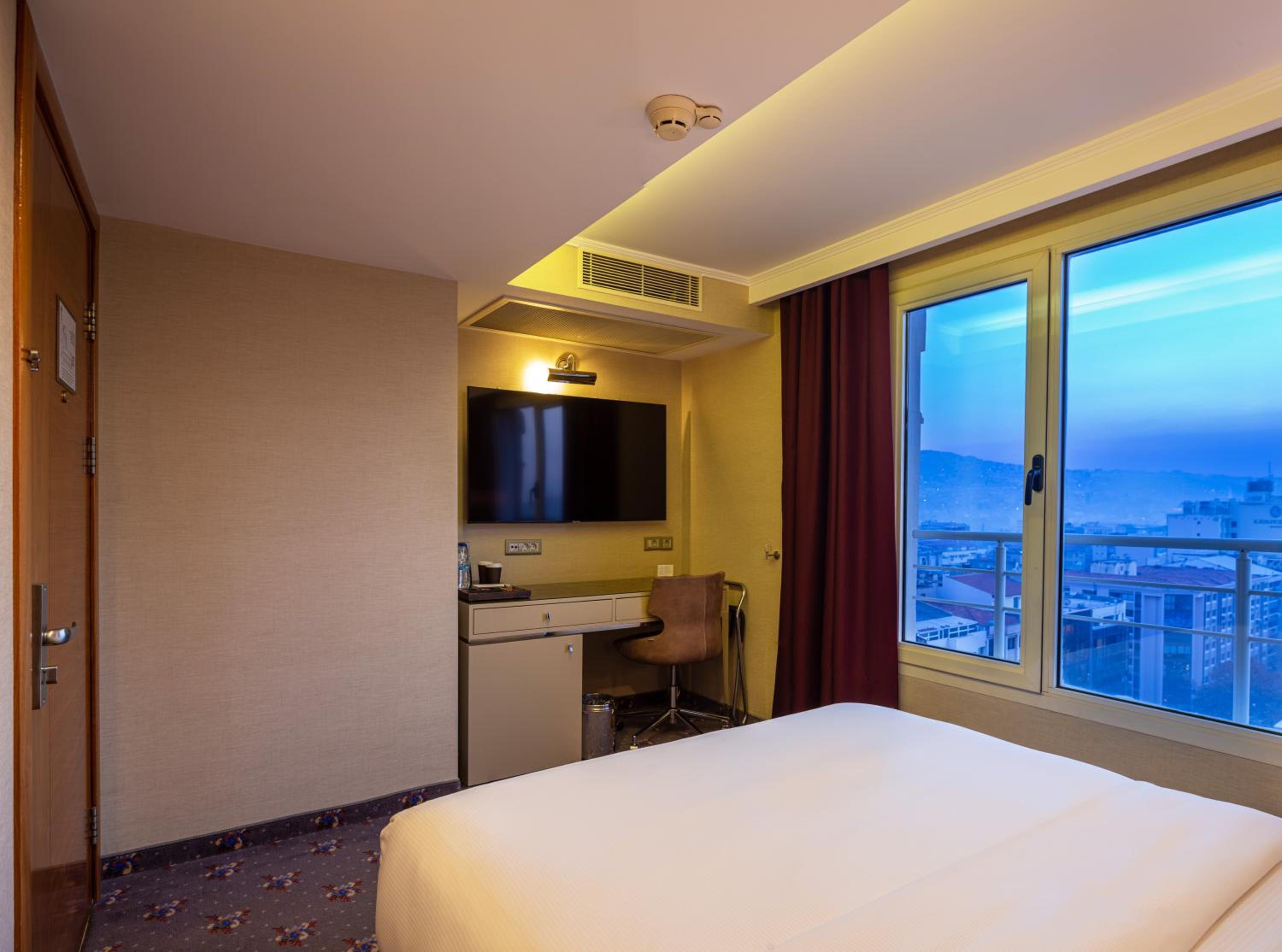 DoubleTree by Hilton Izmir - Alsancak - Image 104
