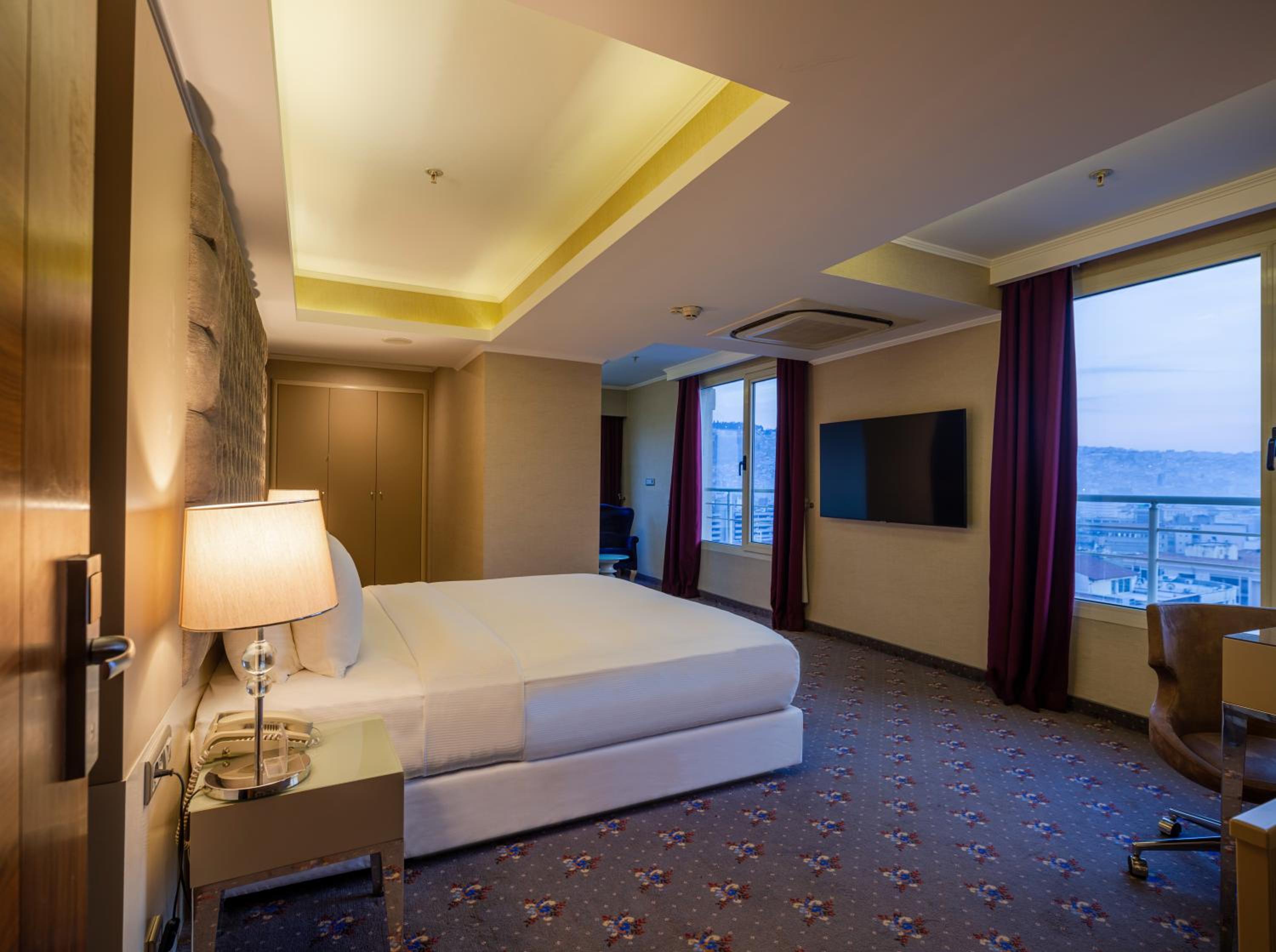 DoubleTree by Hilton Izmir - Alsancak - Image 60