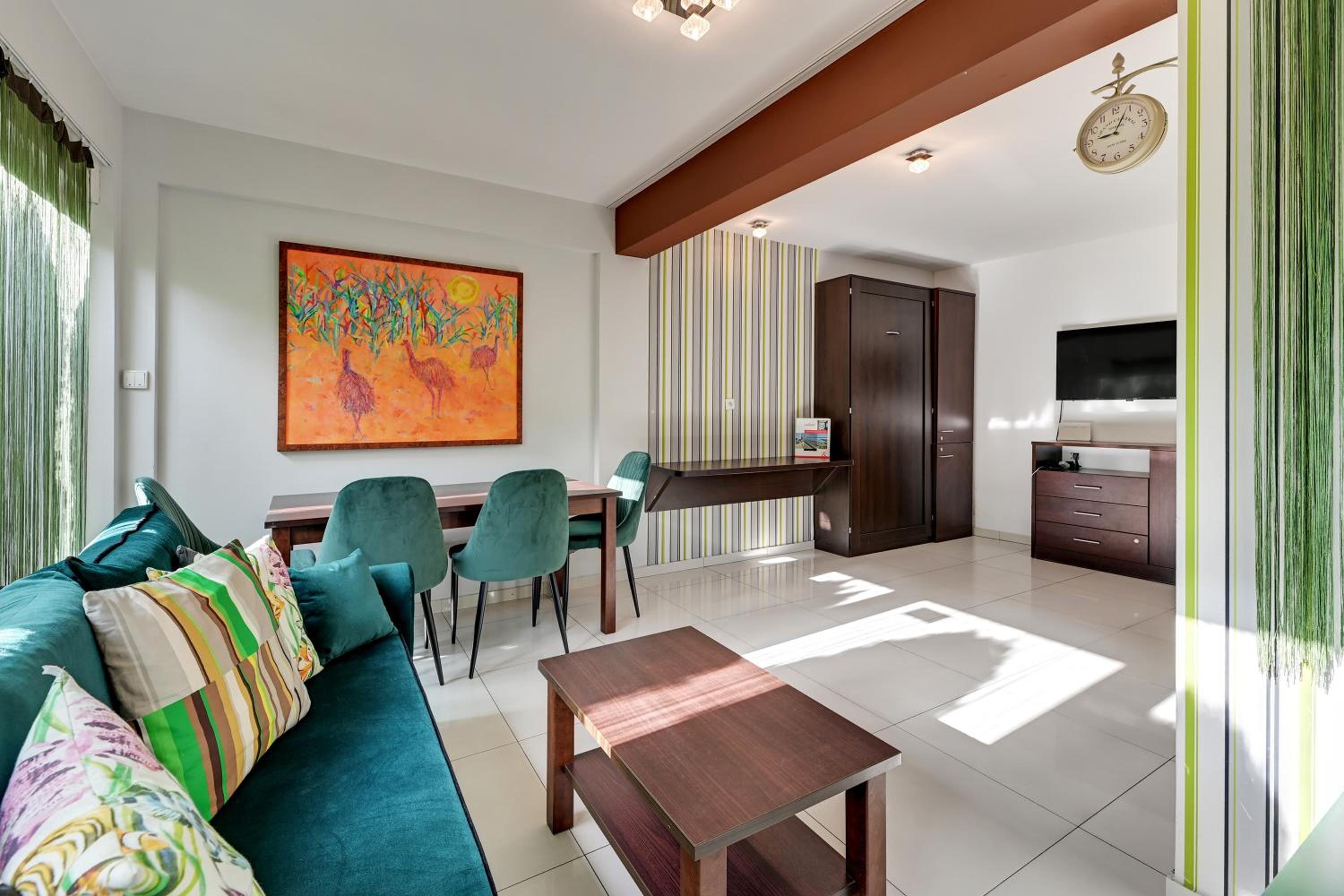 Sunrise apartments close to the beach & by Noclegi Renters