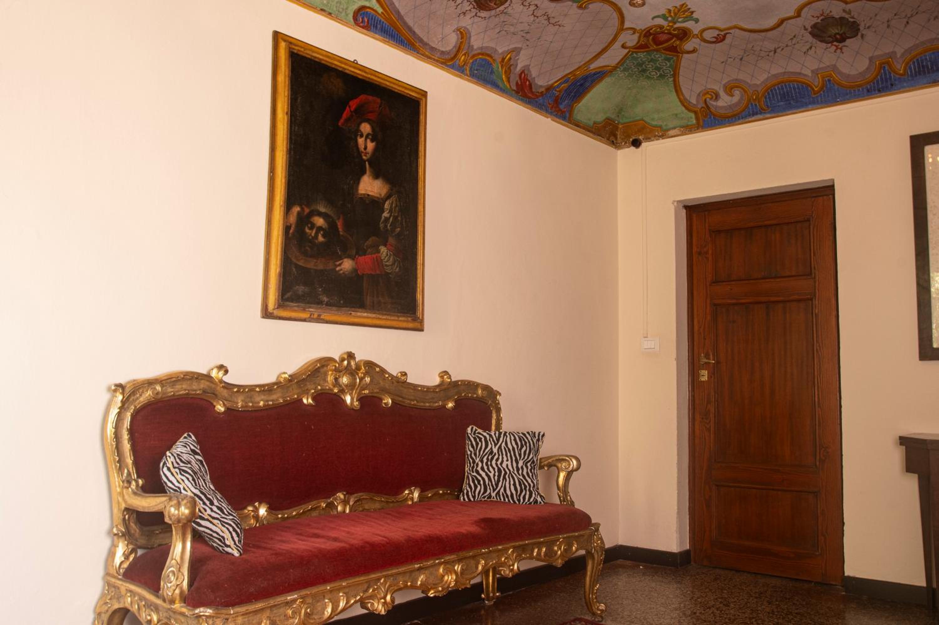 Palazzo Micheletti Lucca view 4