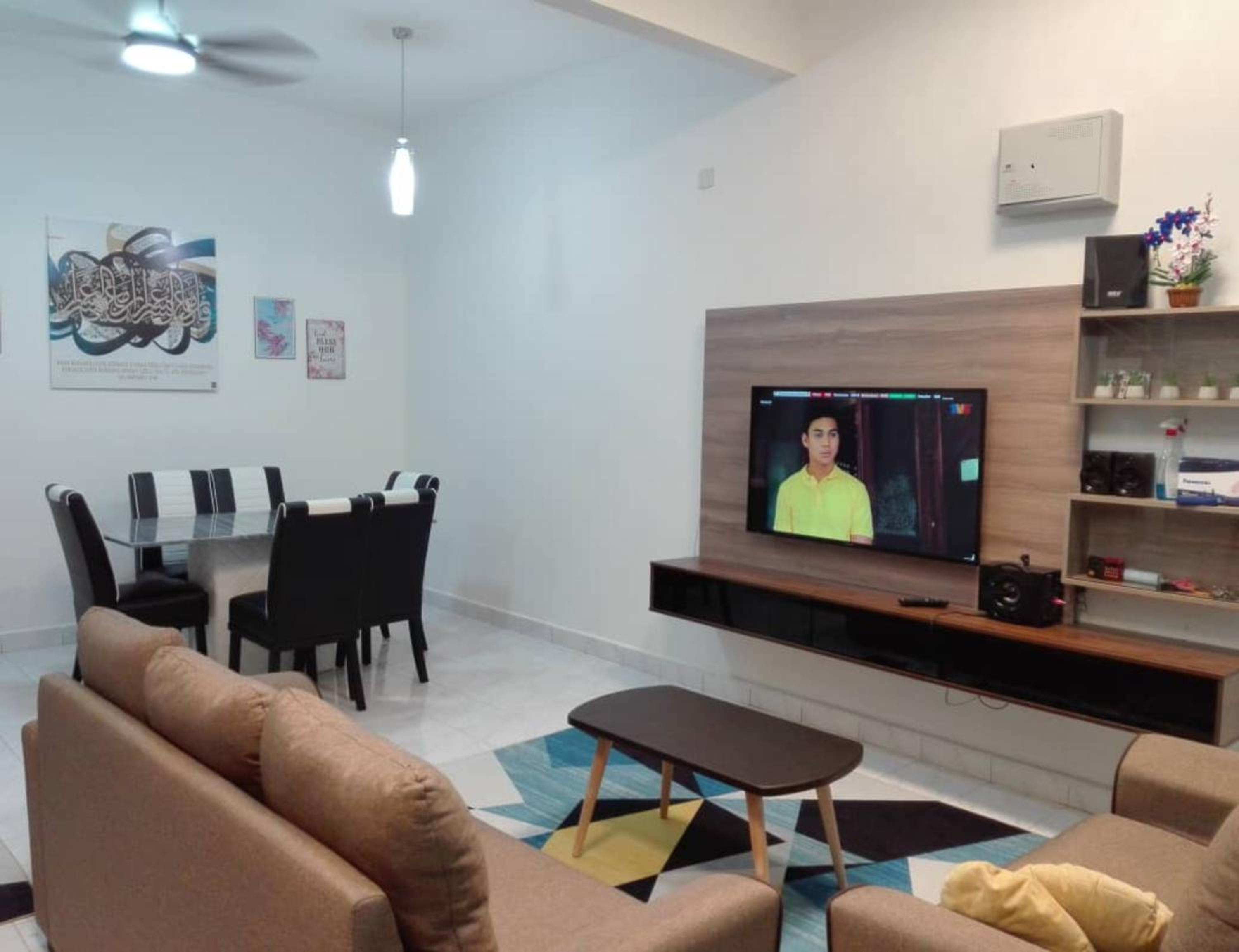 D'Adhwa Homestay photo 5