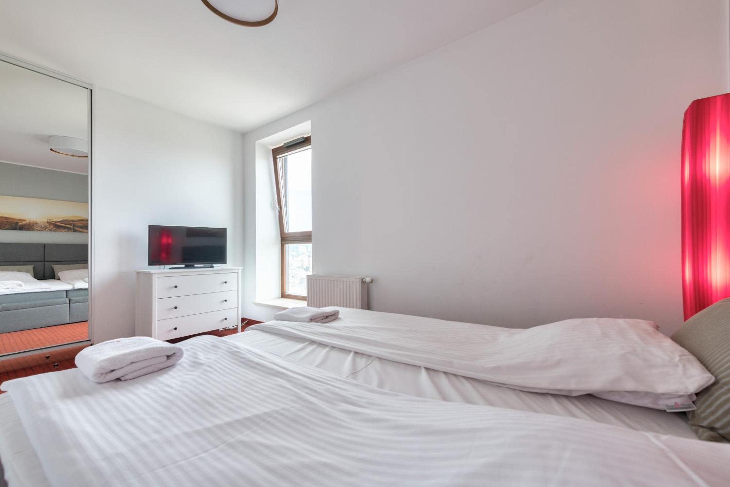SEA TOWERS Panorama Apartments by Noclegi Renters