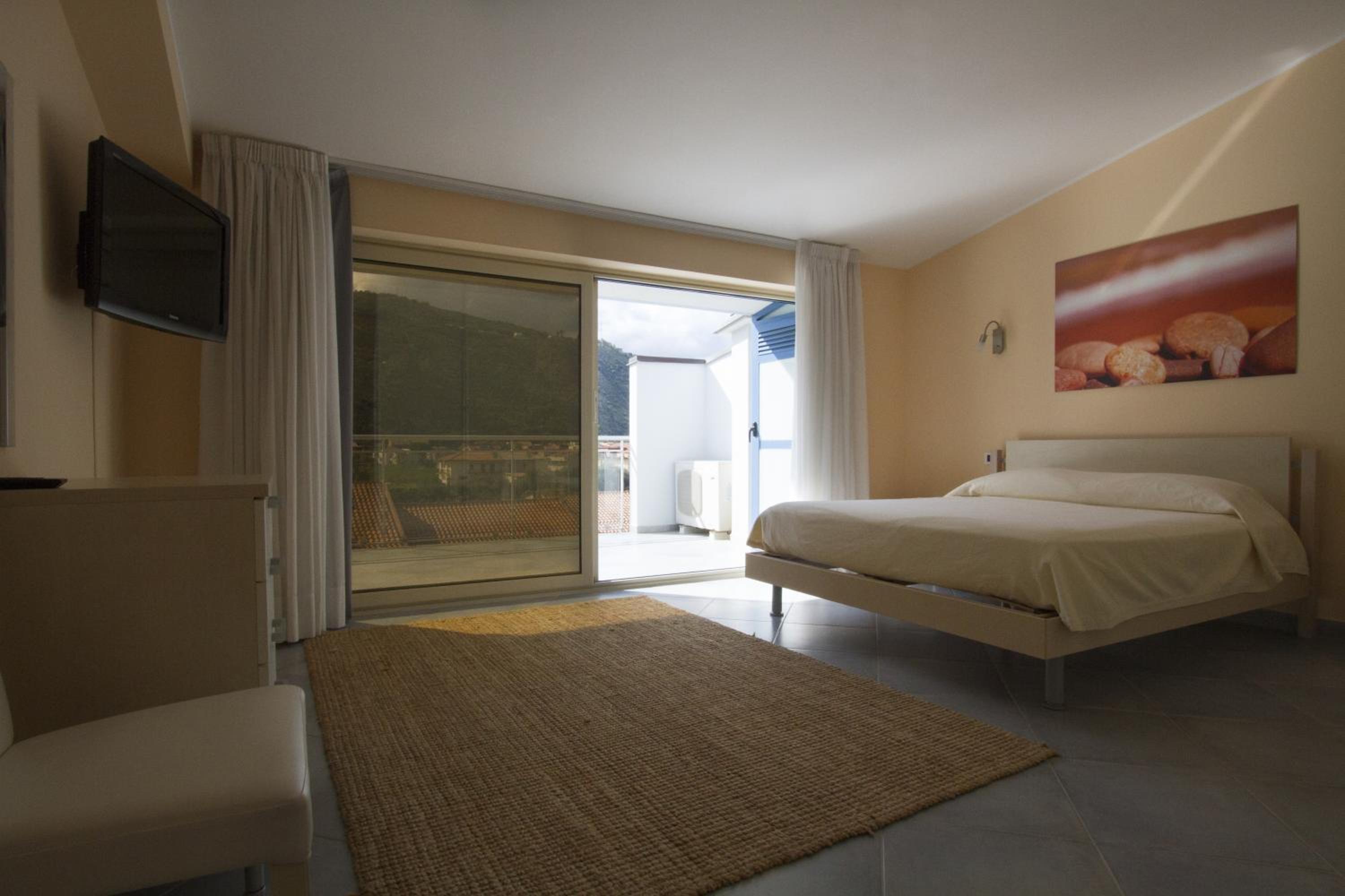 Terraces d'Orlando - Family Apartments with Sea View and Pool