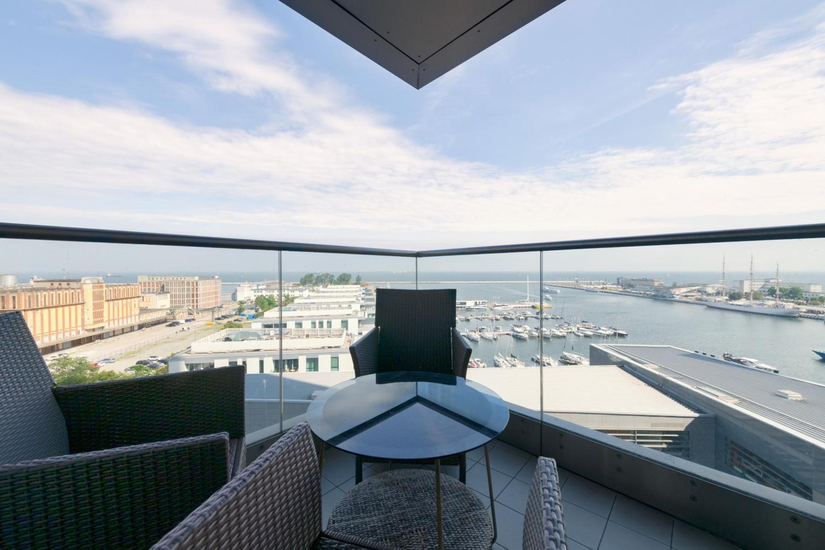 SEA TOWERS Panorama Apartments by Noclegi Renters