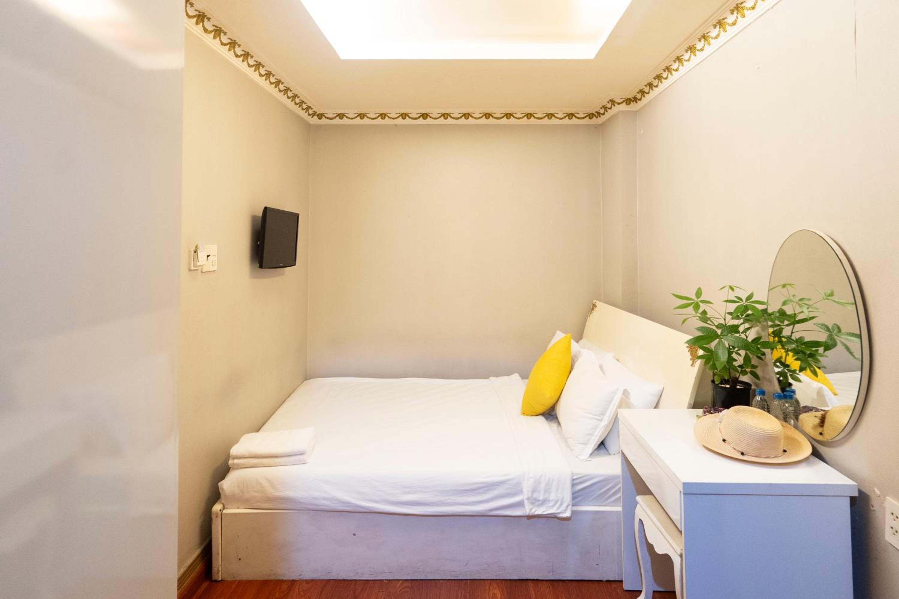 CROWNE BUI VIEN Hotel