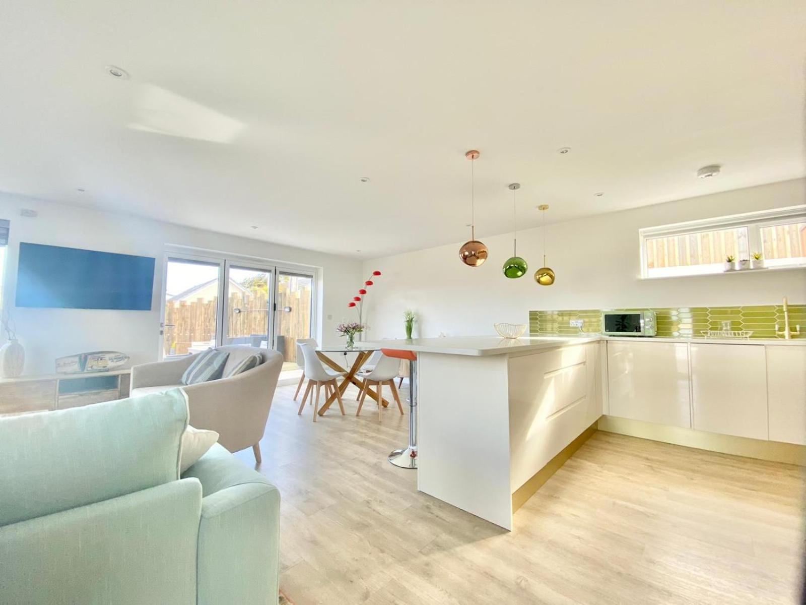 Littlecroft, Hollywell Bay by Together Travel - Luxury Seaside Cottage Retreat