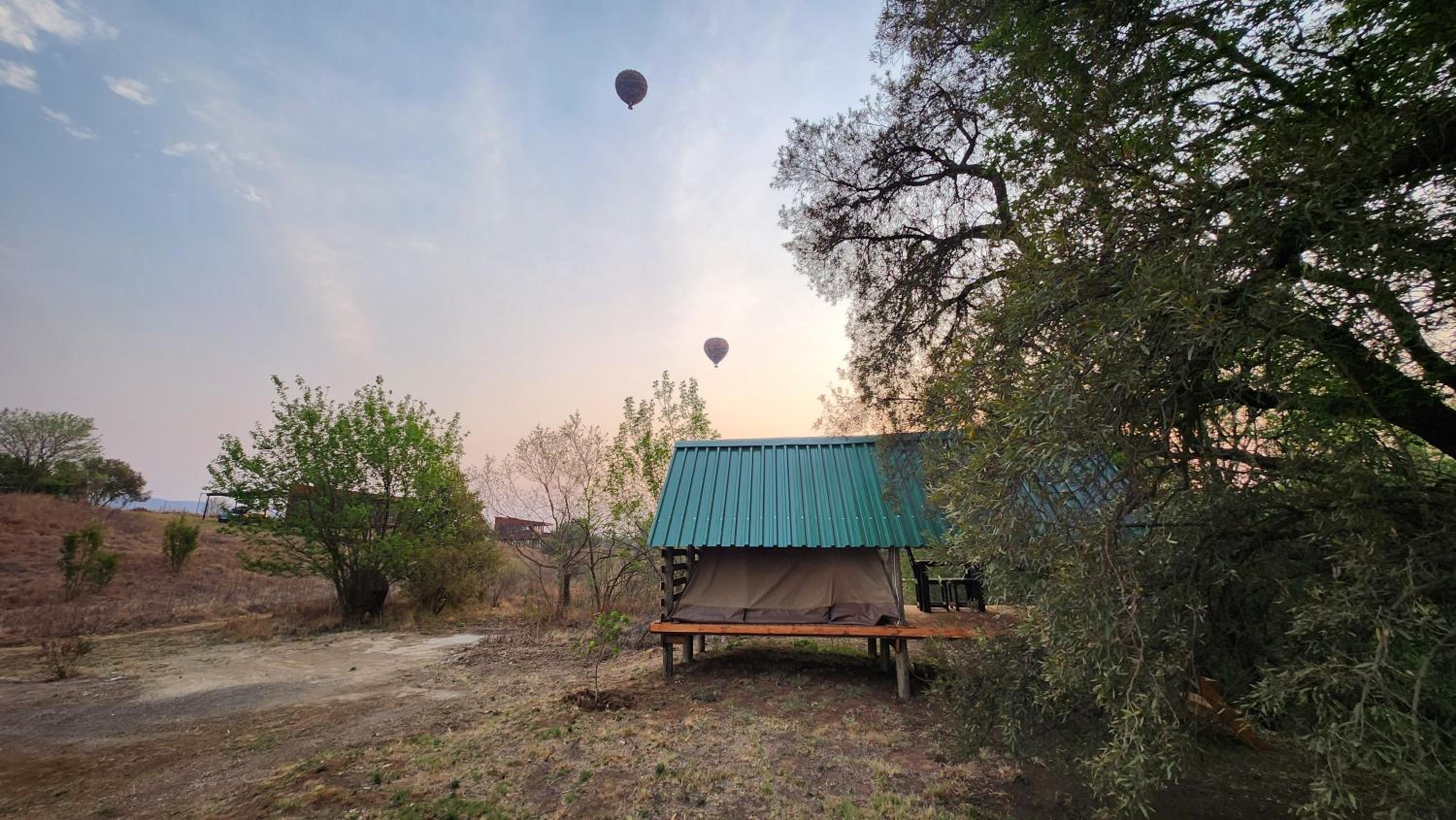 Jackal Cry River View Tent