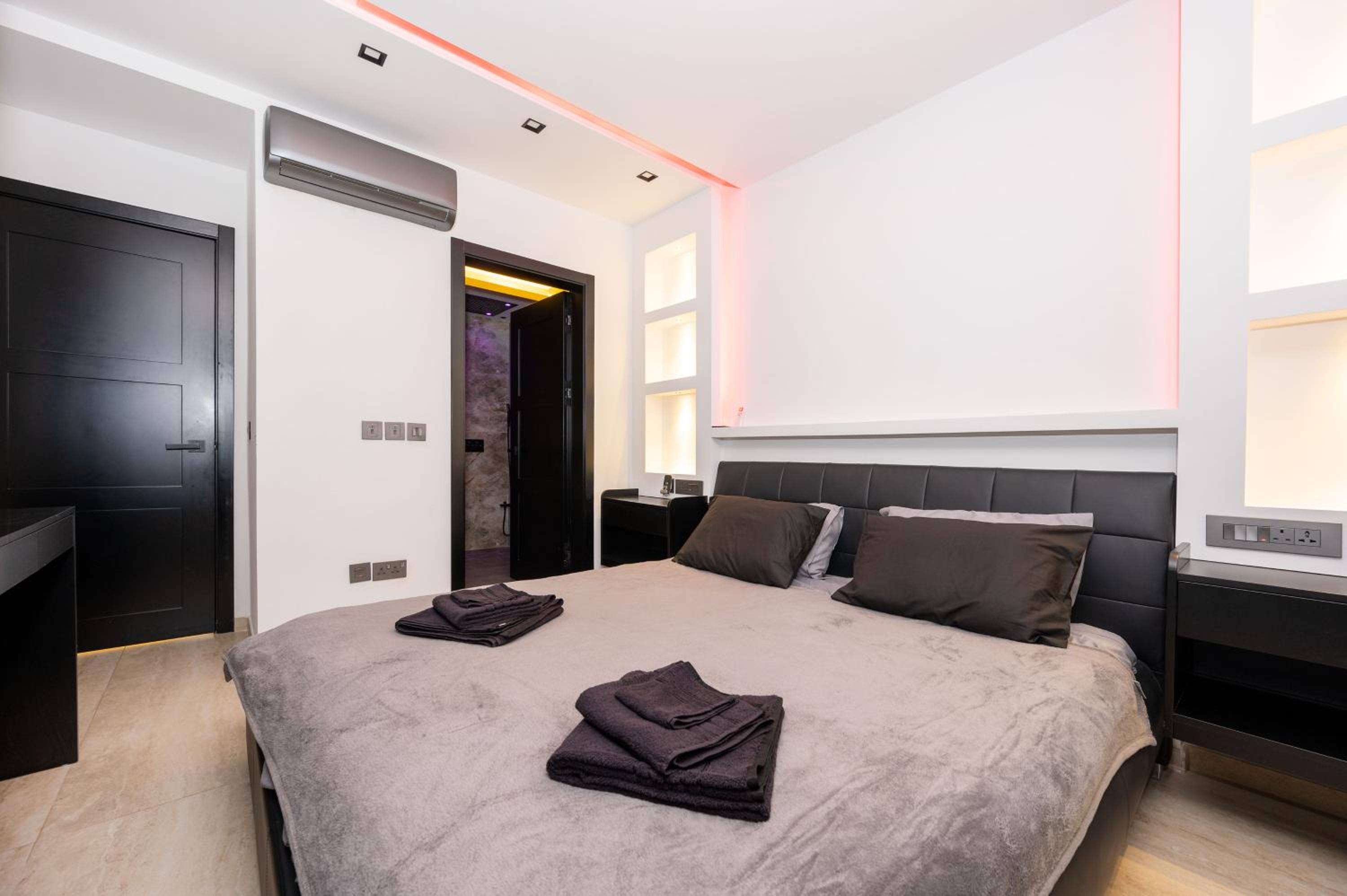 Stylish 2 bedroomed apartment Gzira (UPDATED PICS) view 3