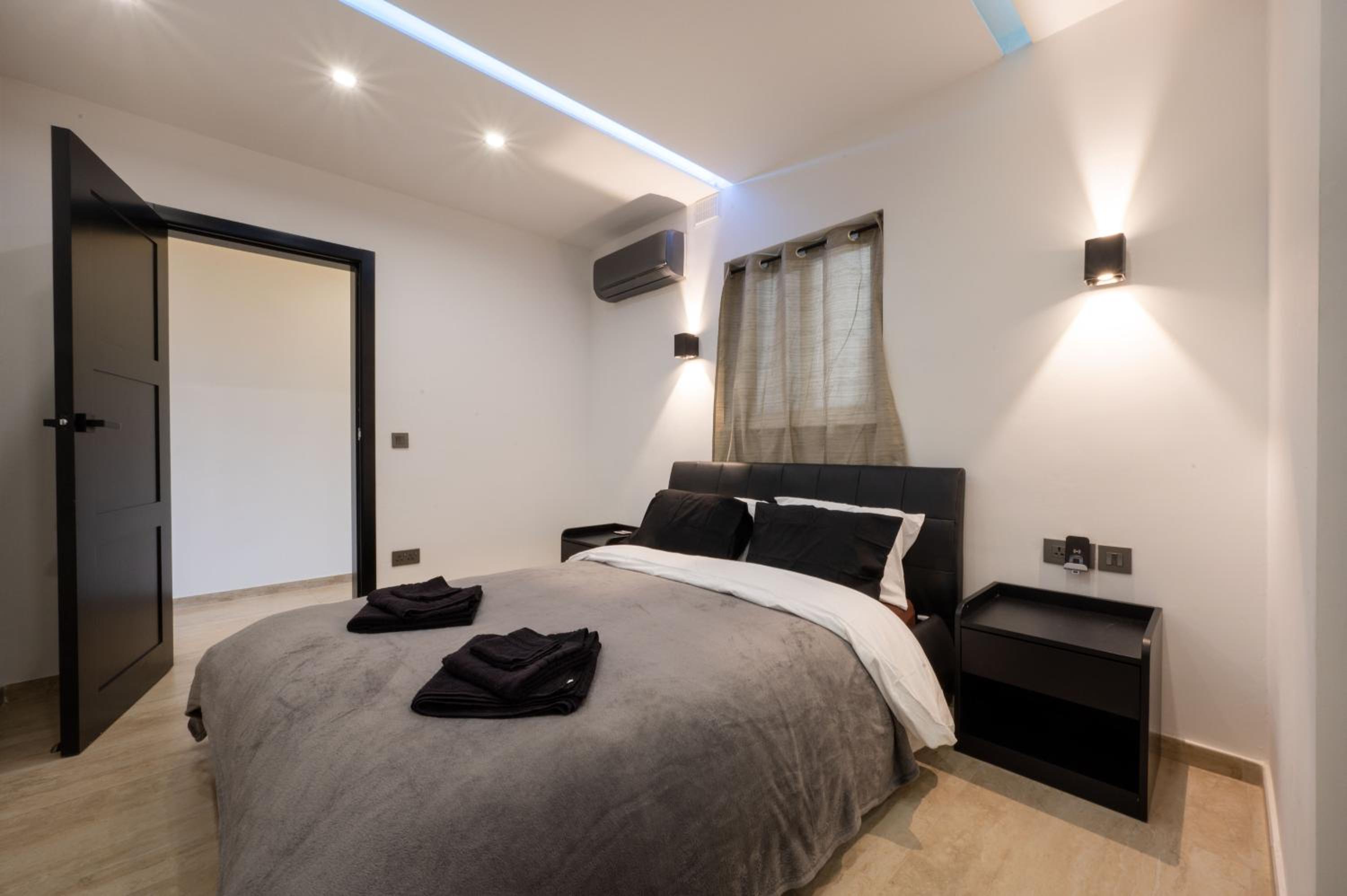 Stylish 2 bedroomed apartment Gzira (UPDATED PICS) view 5