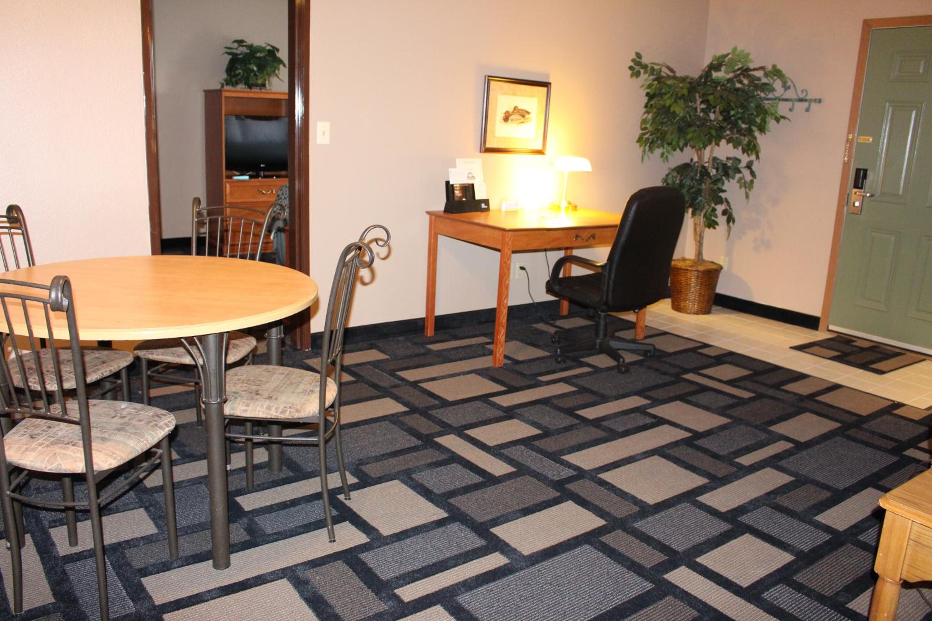 Watertown Vacations - Days Inn by Wyndham Watertown - Property Image 10