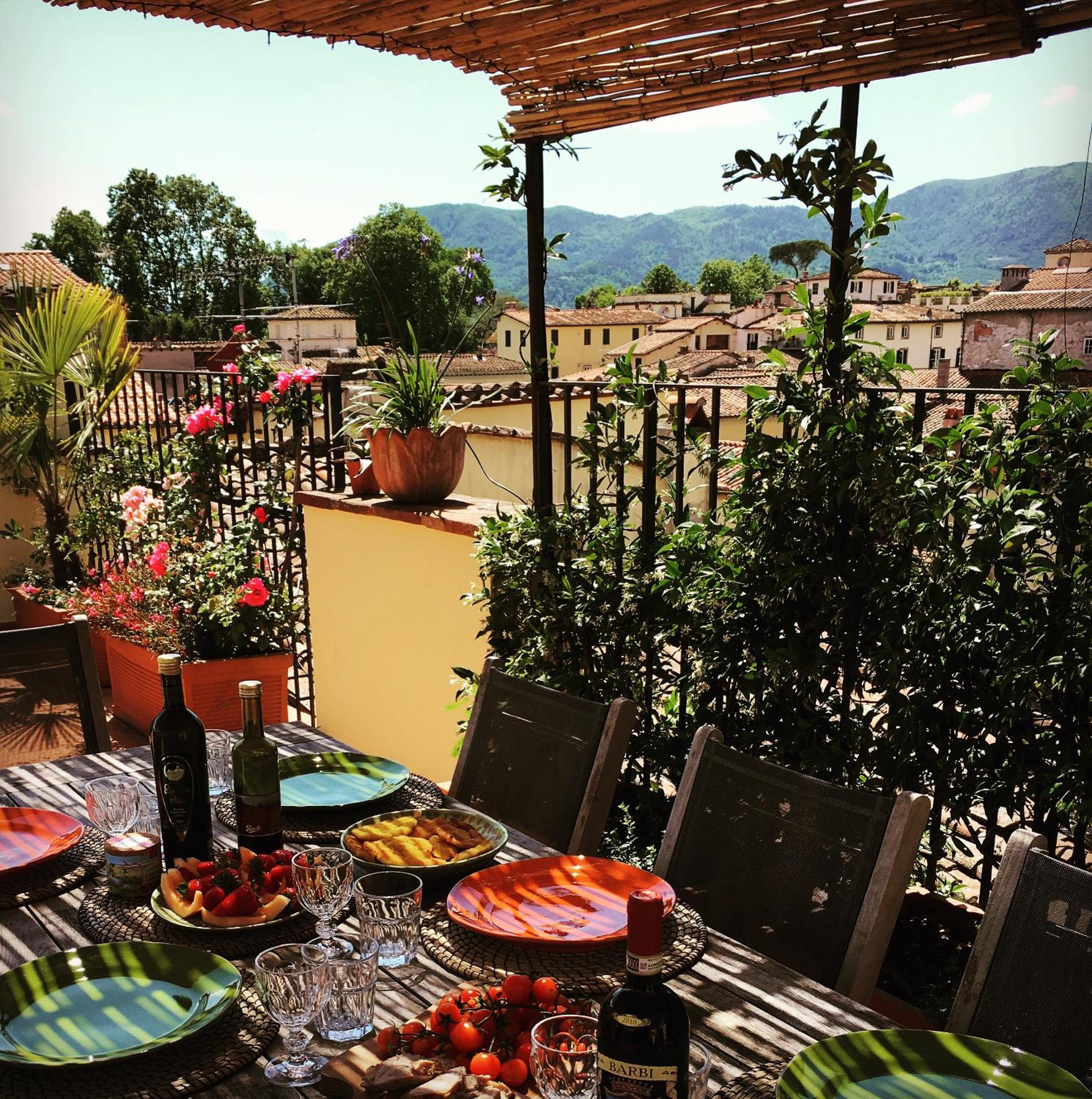 Terrazza - A Bella Vista Apartment - Luxury in Lucca Centro photo 2