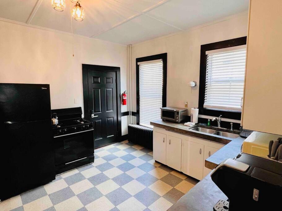 Centrally located East End & off-street parking view 5