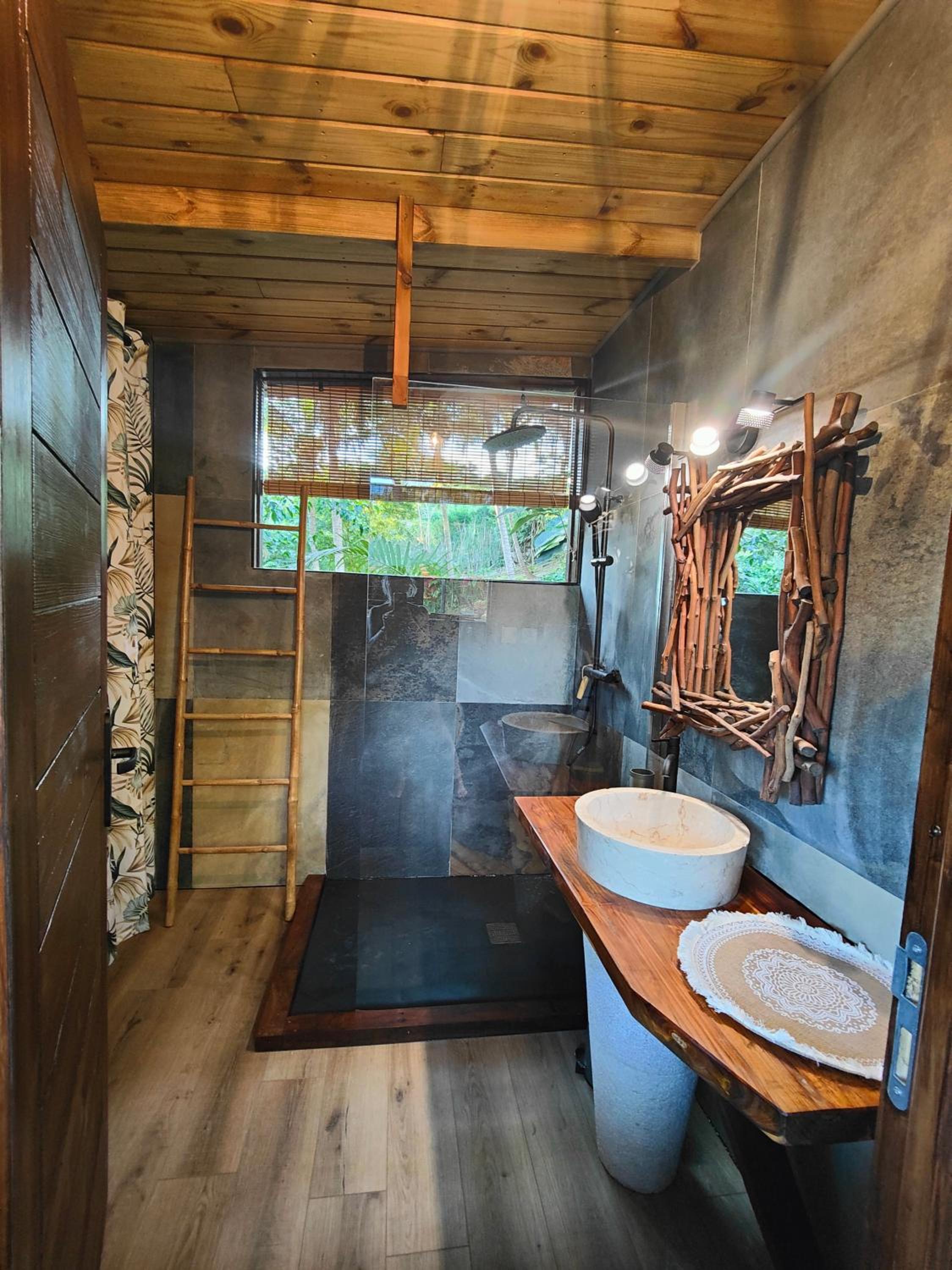 OHANA Jungle Lodges