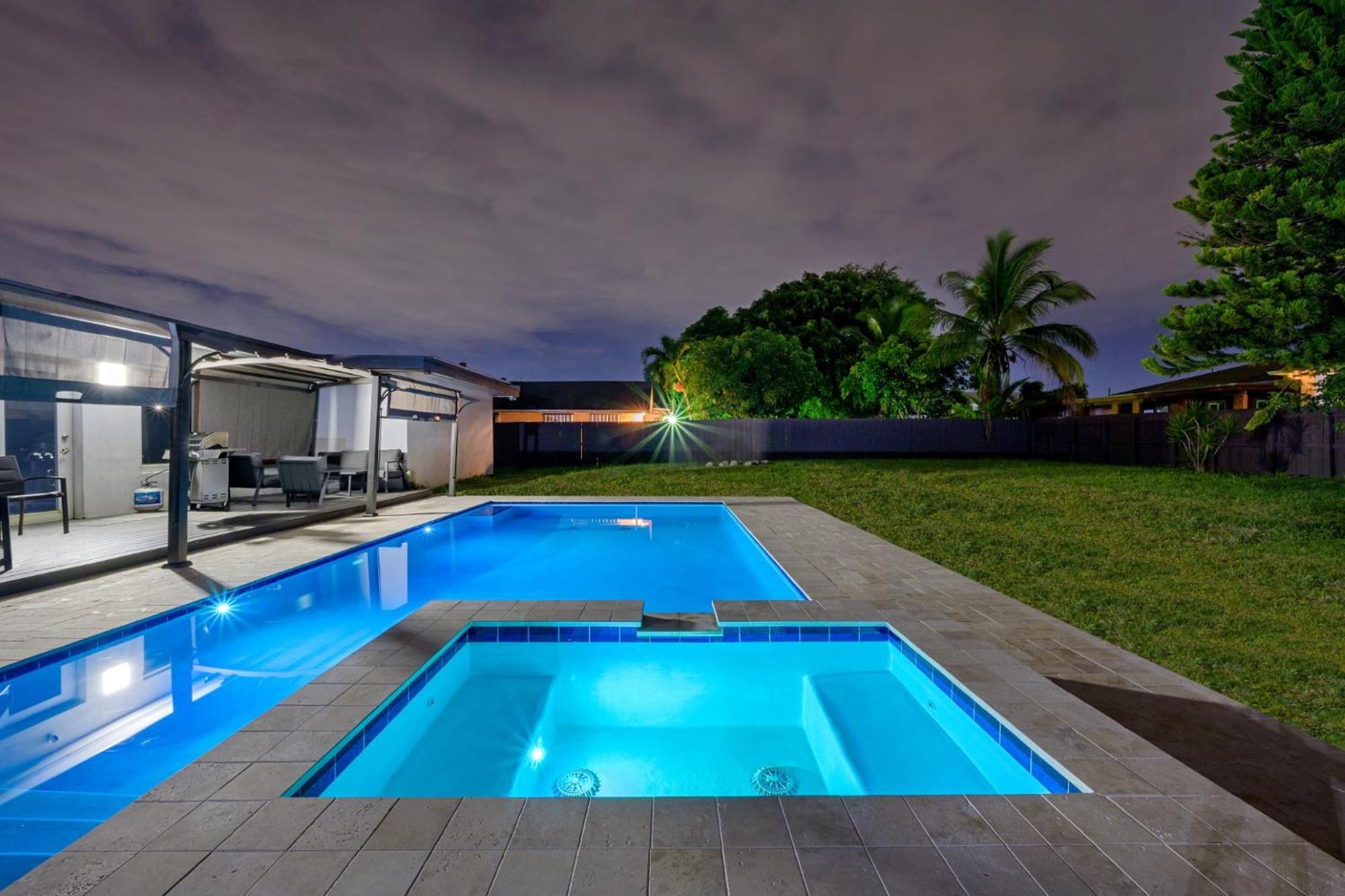 Private Spacious House #BBQ - Hallandale Beach, Florida - Image 3