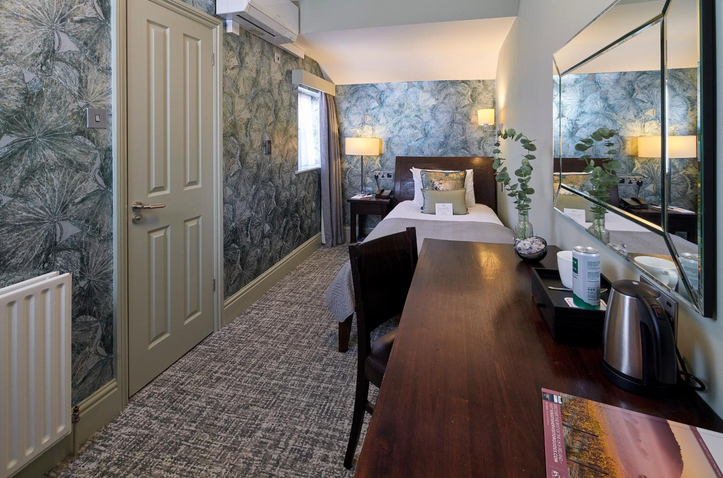 Guildford Vacations - Mandolay Hotel Guildford - Property Image 70