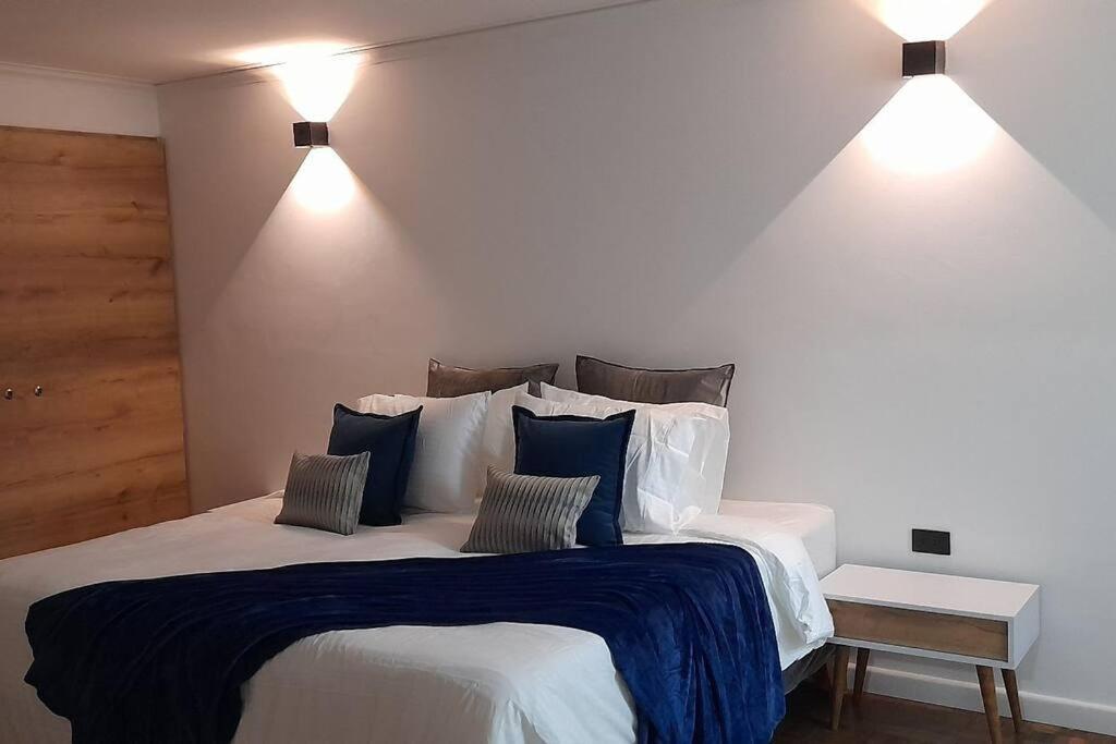 Modern apartment-1 block from El Poblado park