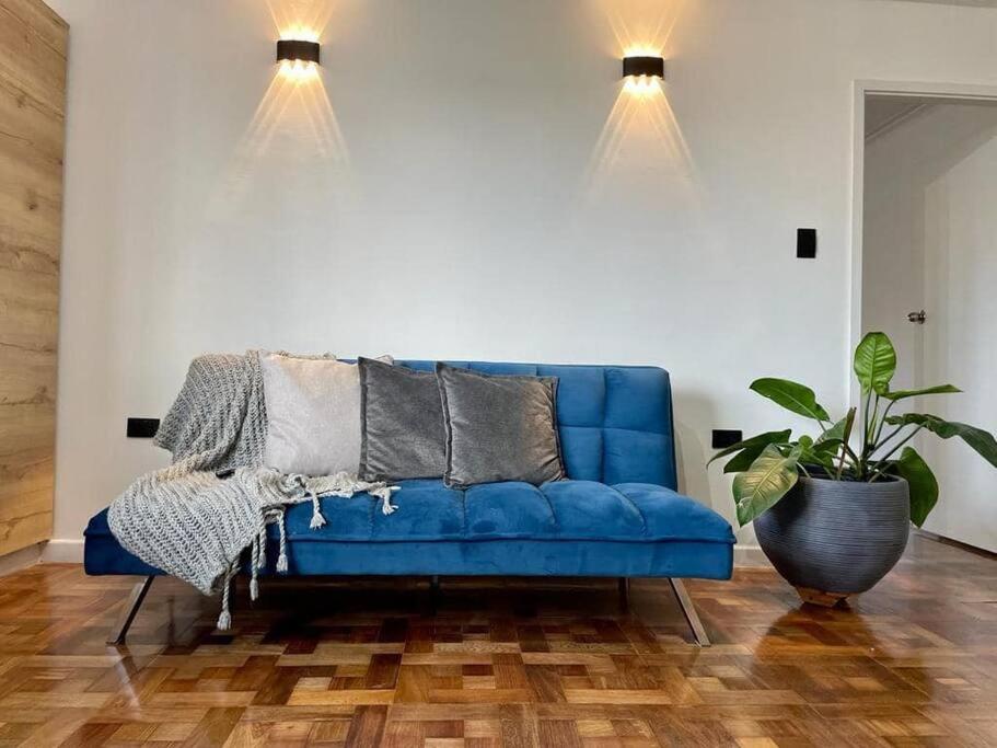 Modern apartment-1 block from El Poblado park