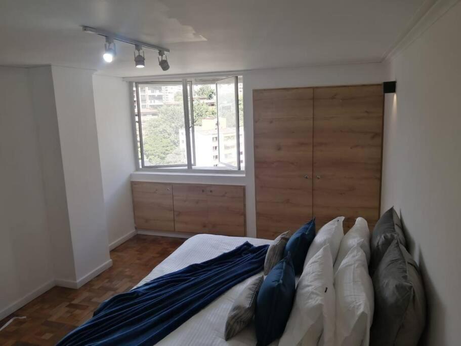 Modern apartment-1 block from El Poblado park