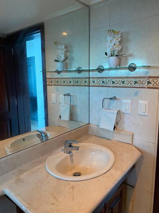 Habitación Privada con vista al mar Ámbar, Malecon Santo Domingo
