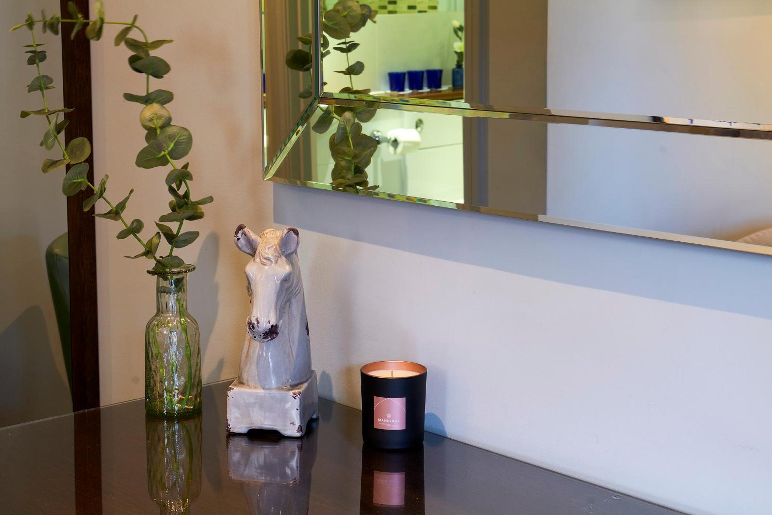 Guildford Vacations - Mandolay Hotel Guildford - Property Image 37