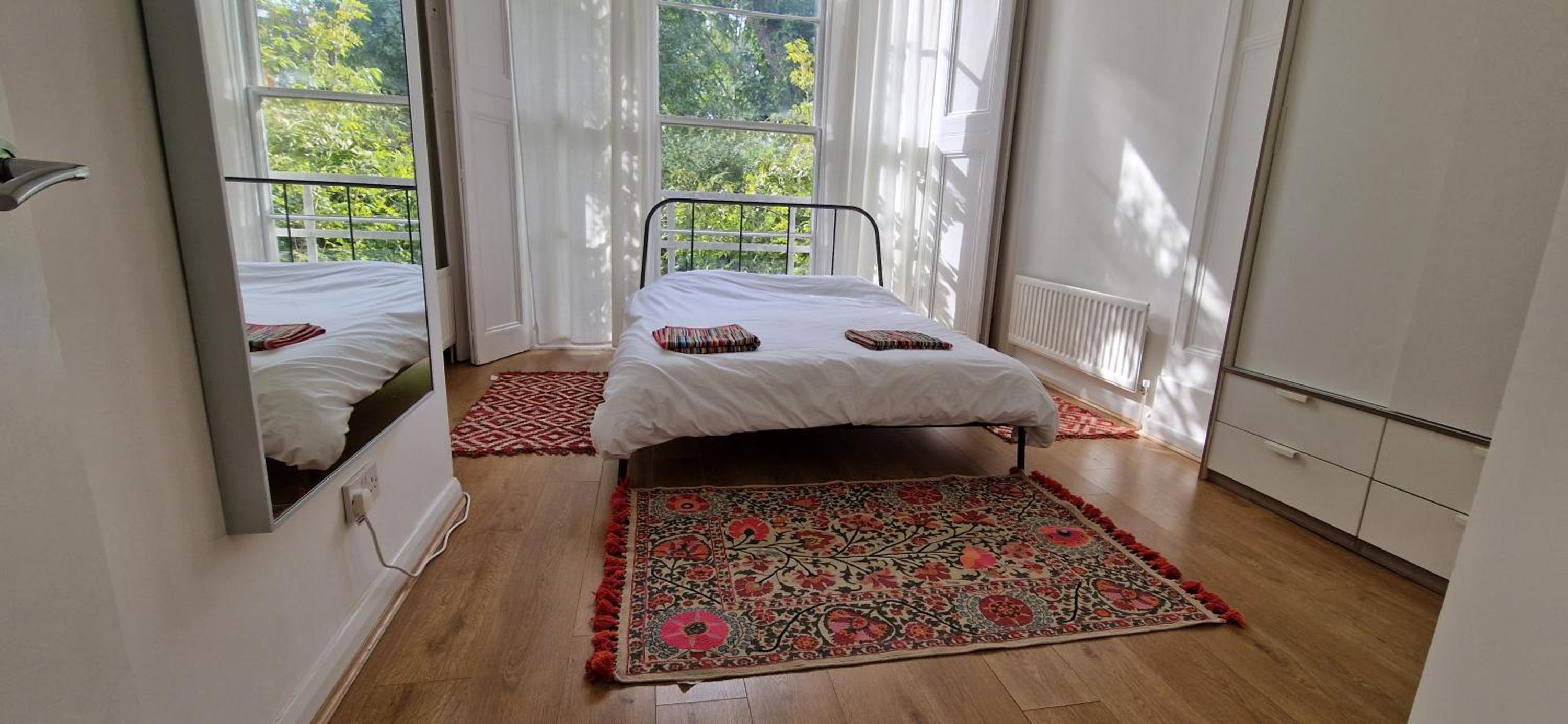 Primrose Hill - Charming, Cosy, 2 Double Bedrooms Apartment