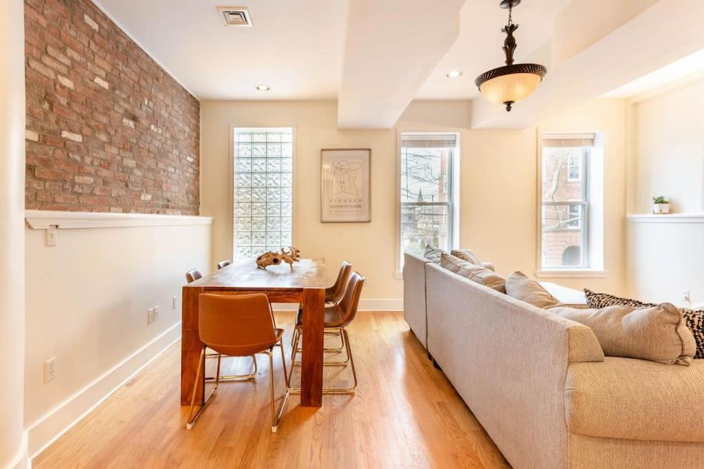 New Haven Vacations - The Brick House Wooster Sq at Yale with Skyline Deck and WD - Property Image 13