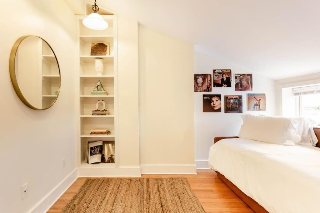 New Haven Vacations - The Brick House Wooster Sq at Yale with Skyline Deck and WD - Property Image 23