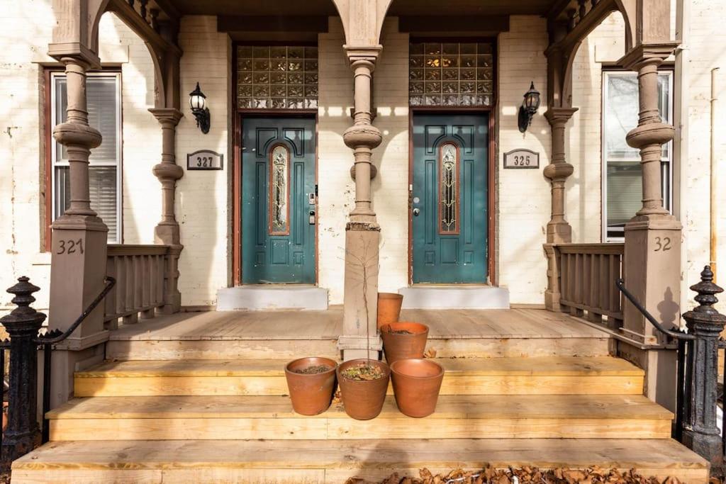 New Haven Vacations - The Brick House Wooster Sq at Yale with Skyline Deck and WD - Property Image 4