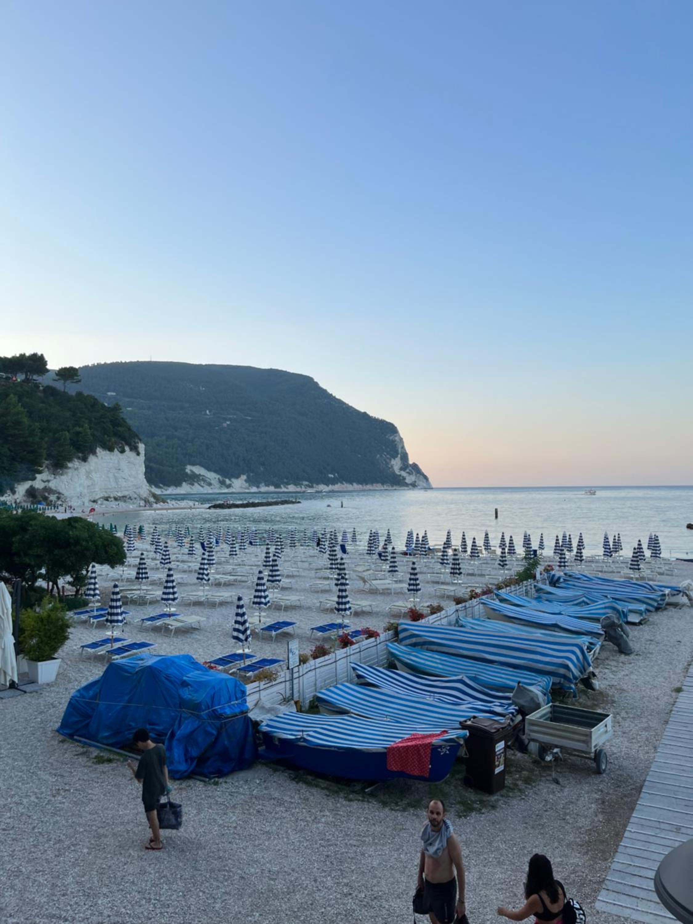 FONTE D'OLIO CONERO RELAIS