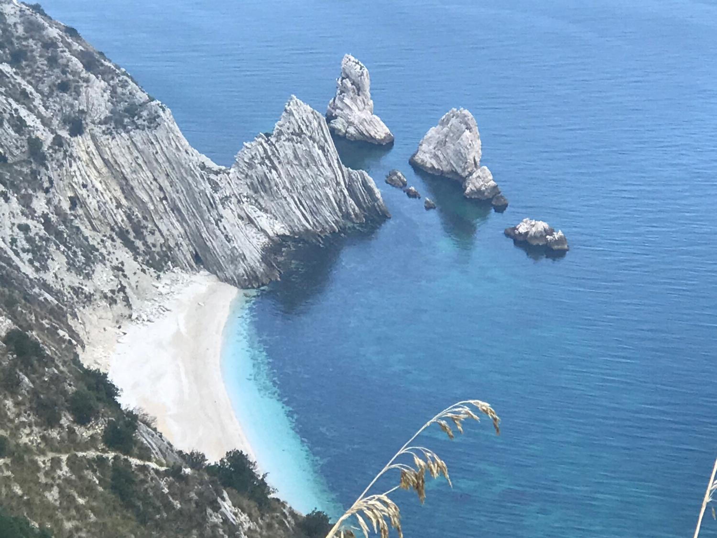 FONTE D'OLIO CONERO RELAIS