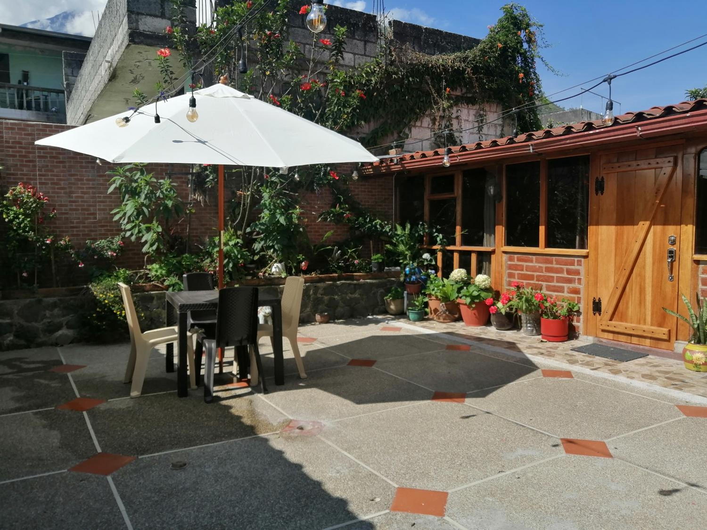 Casa y Flores