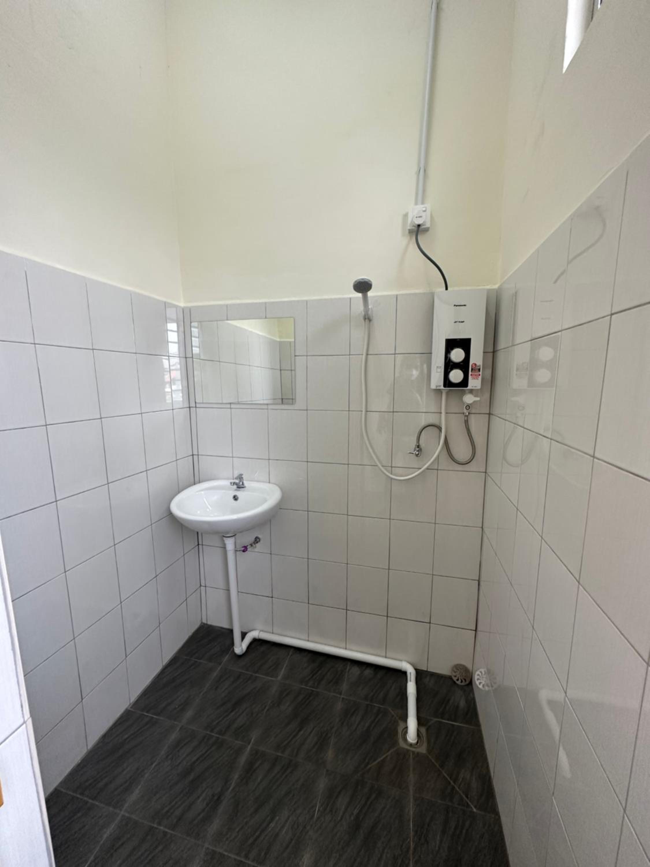 WW Hostel 22A Private Shower photo 8