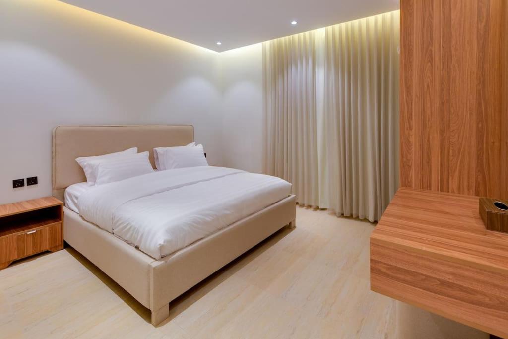 Elegant 2BR Apartment Qortubah NZL132