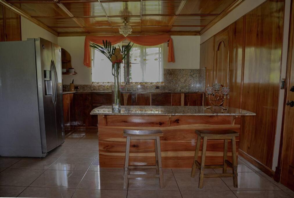 La Fortuna Country House