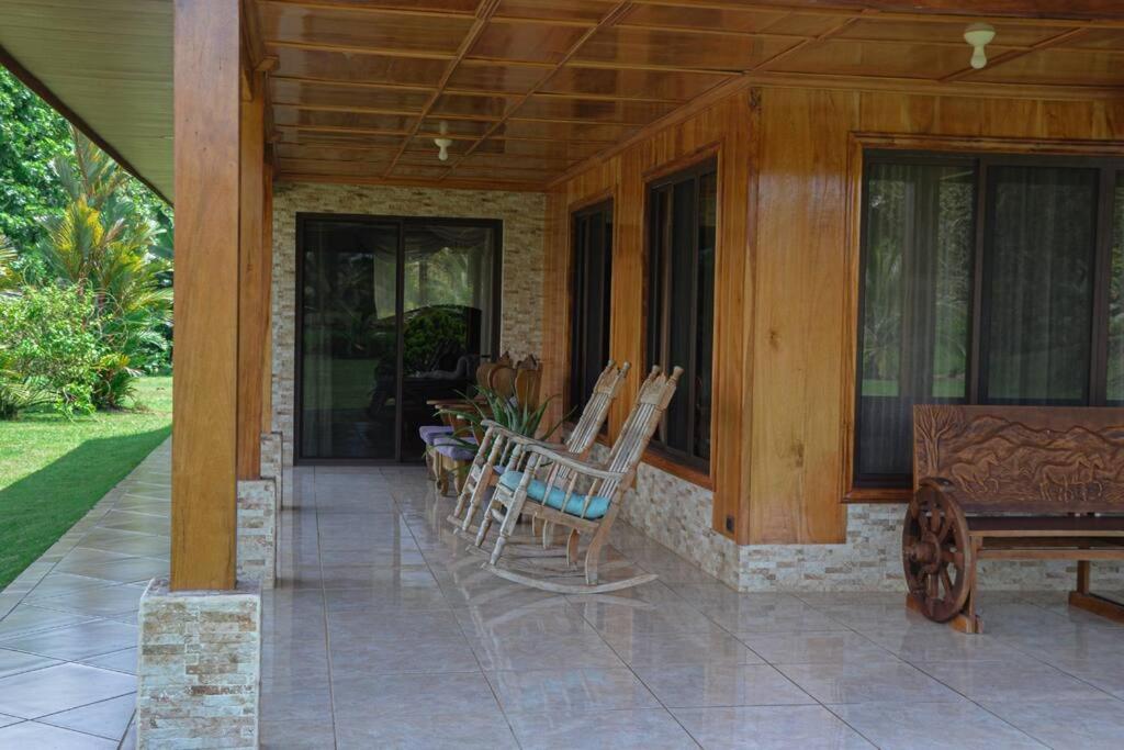 La Fortuna Country House
