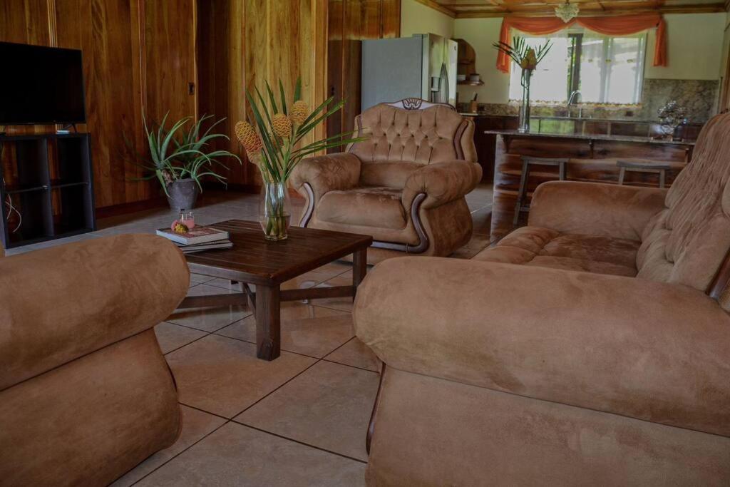 La Fortuna Country House